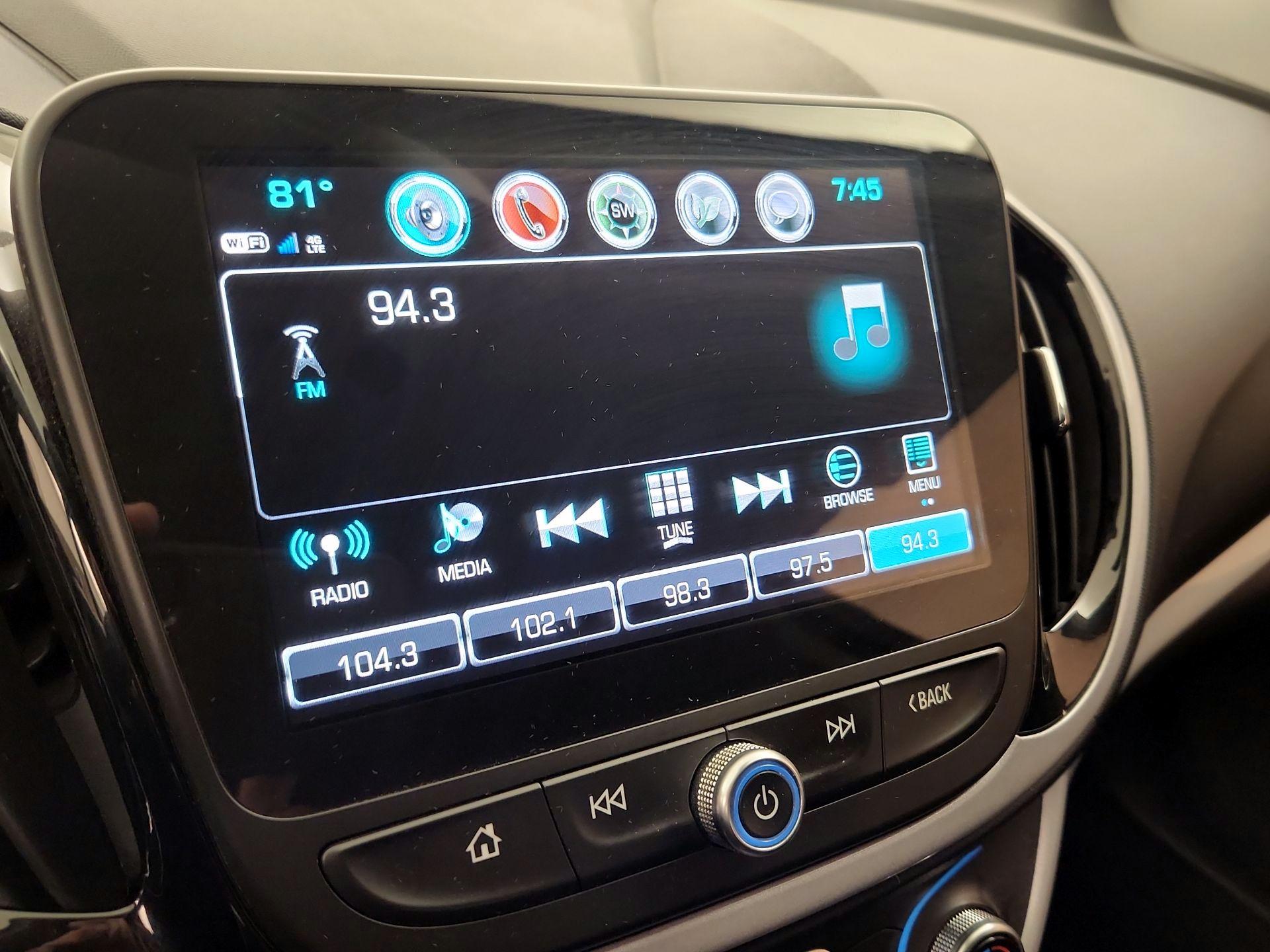 Thumbnail: 2018 Chevrolet Volt - 15