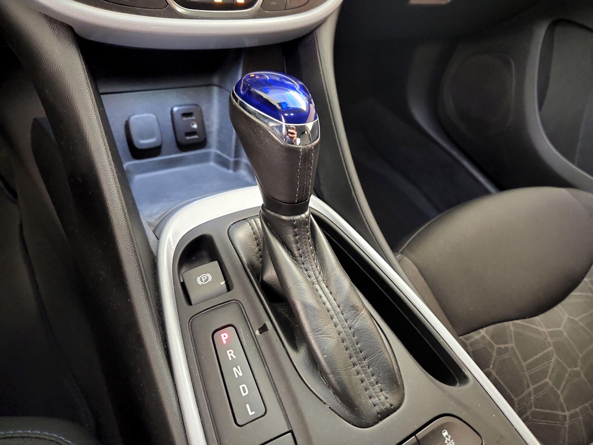 Thumbnail: 2018 Chevrolet Volt - 17