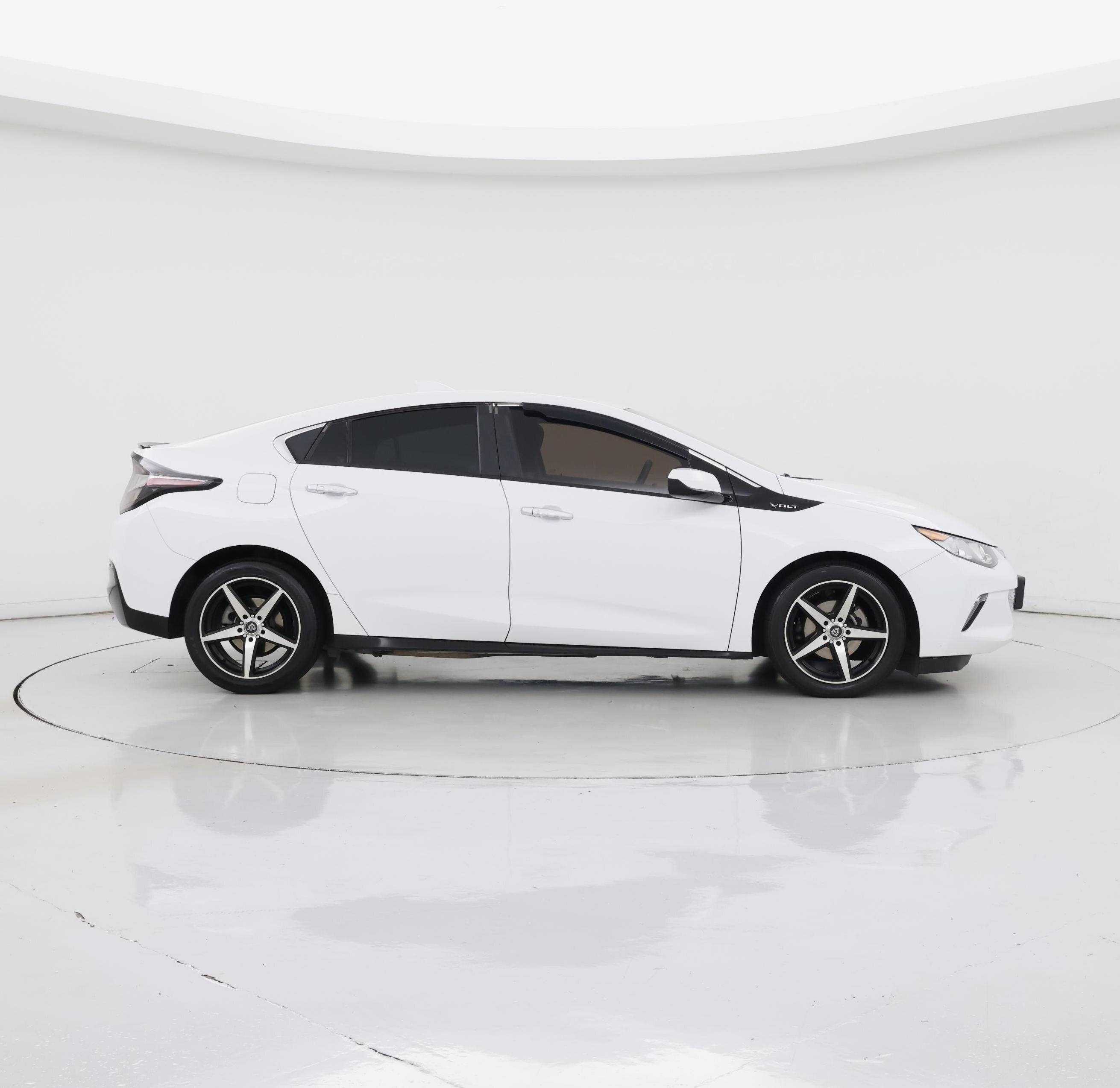 Thumbnail: 2018 Chevrolet Volt - 7