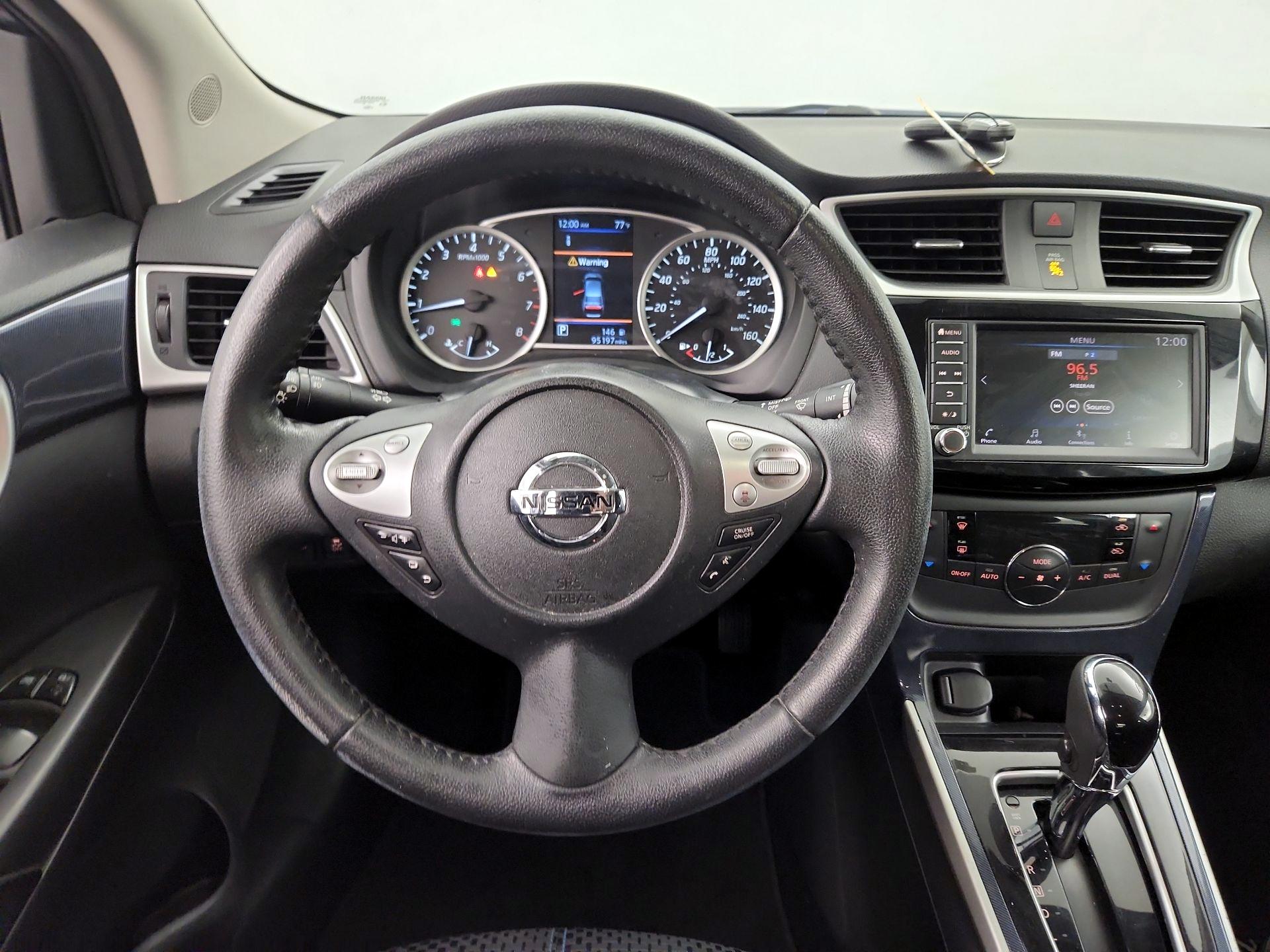 Thumbnail: 2019 Nissan Sentra - 10