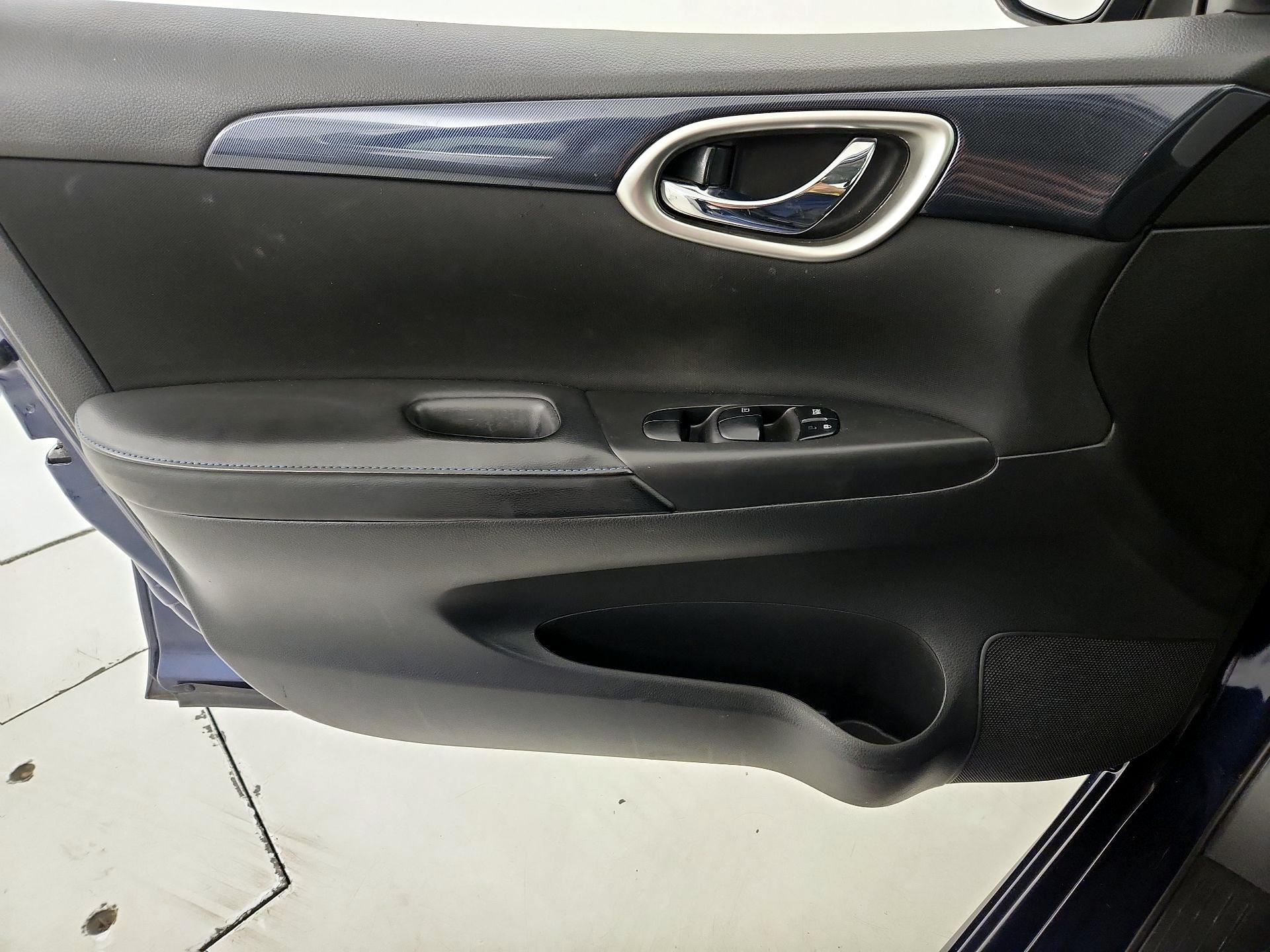 Thumbnail: 2019 Nissan Sentra - 12