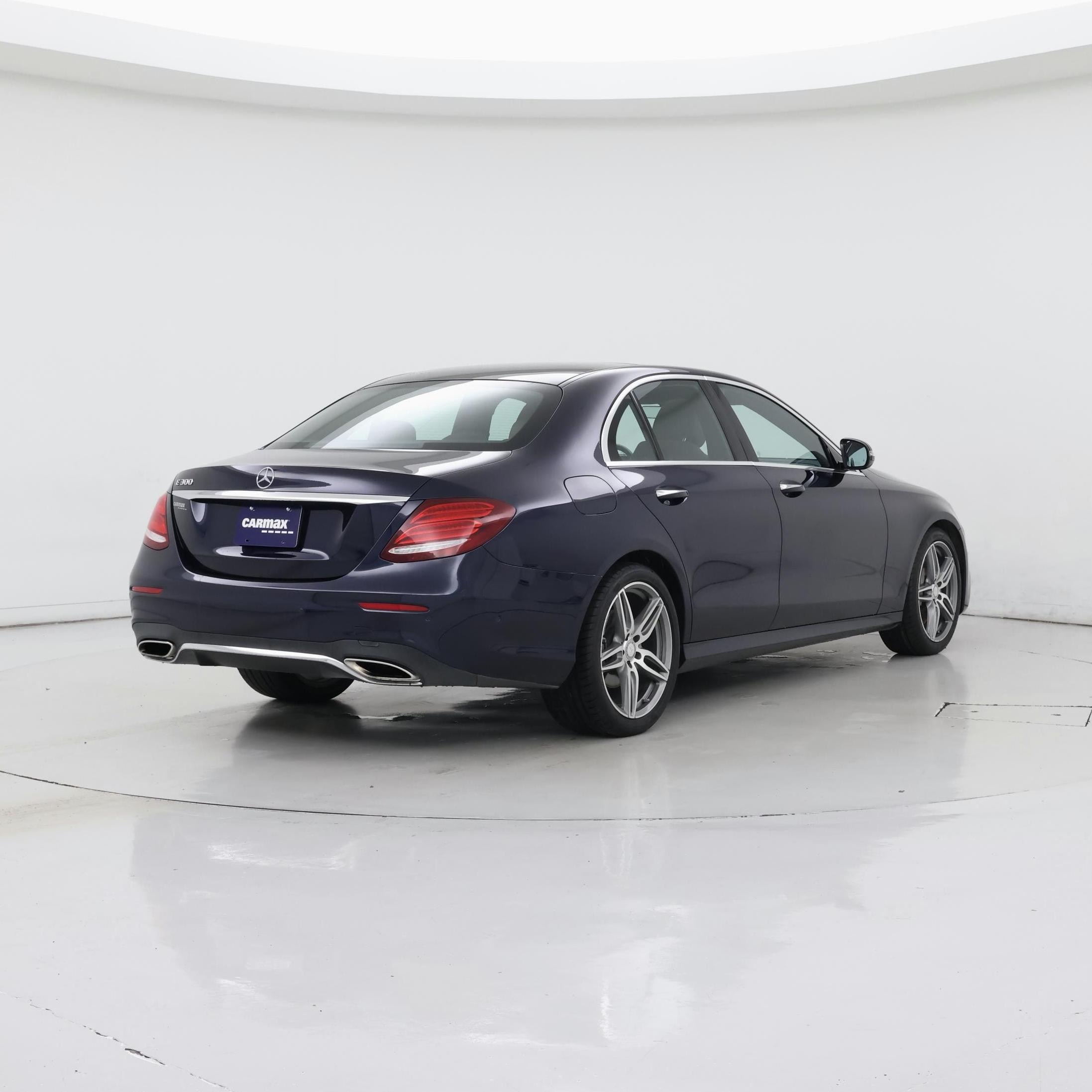 Thumbnail: 2017 Mercedes-Benz E-Class - 8