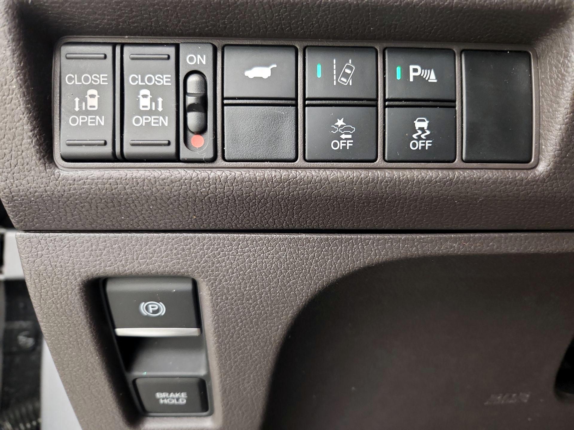 Thumbnail: 2019 Honda Odyssey - 13