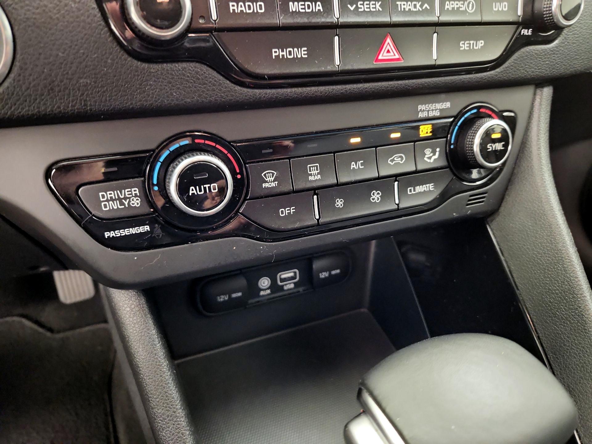 Thumbnail: 2019 Kia Niro - 16