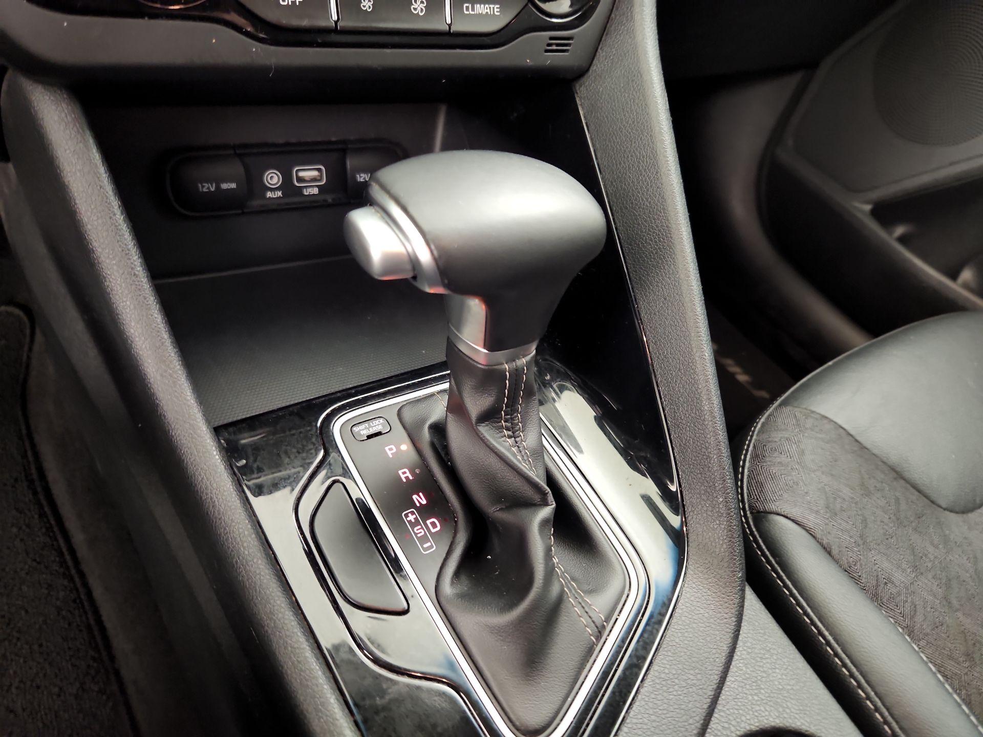 Thumbnail: 2019 Kia Niro - 17