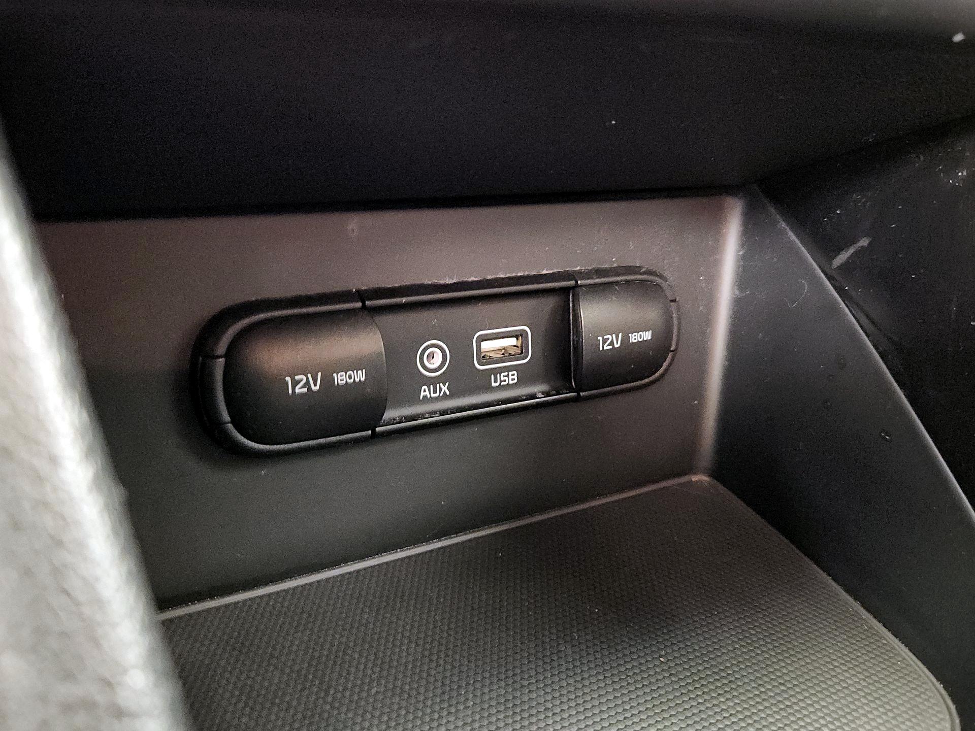 Thumbnail: 2019 Kia Niro - 18