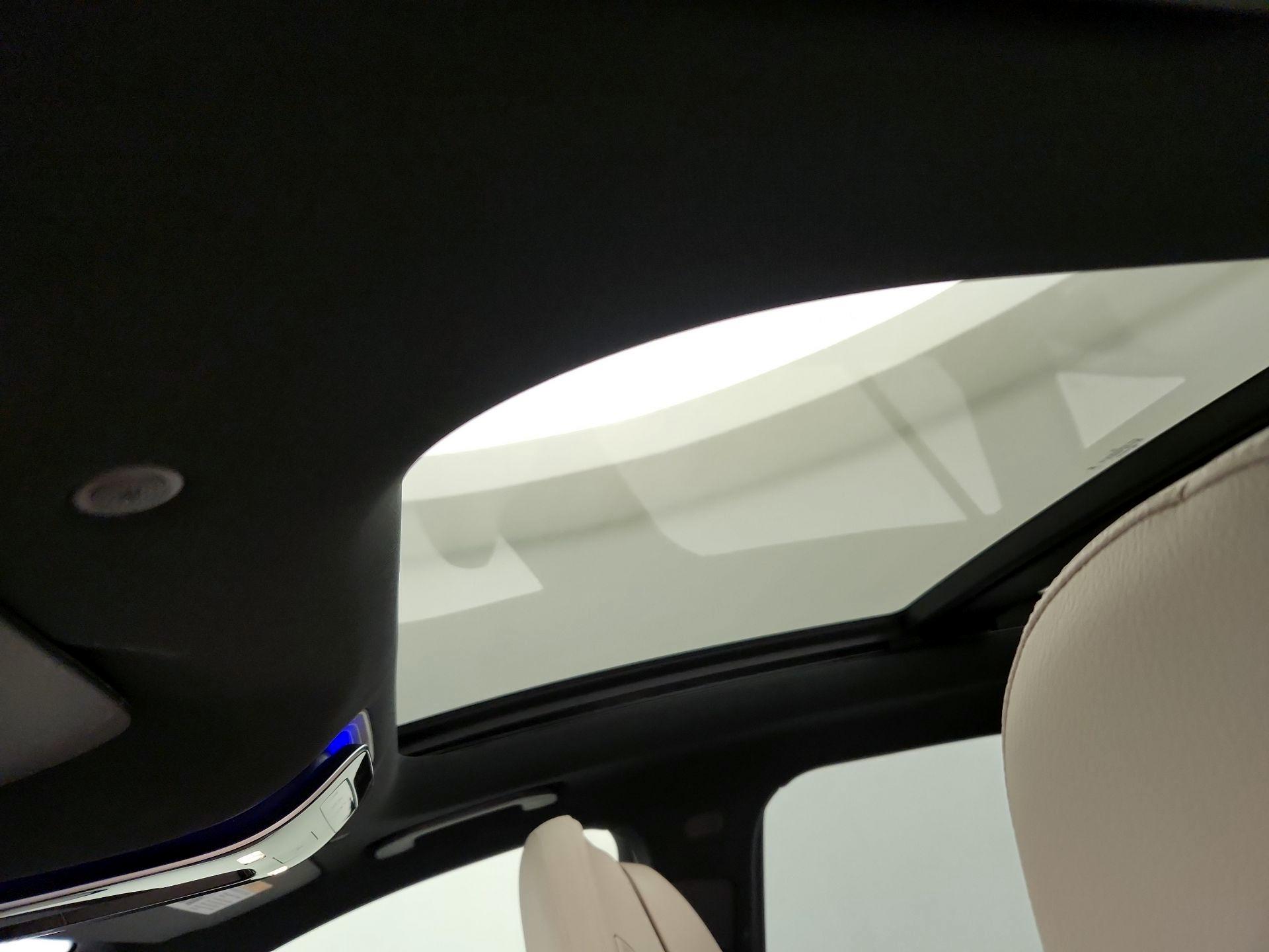 Thumbnail: 2024 Mercedes-Benz GLC - 19