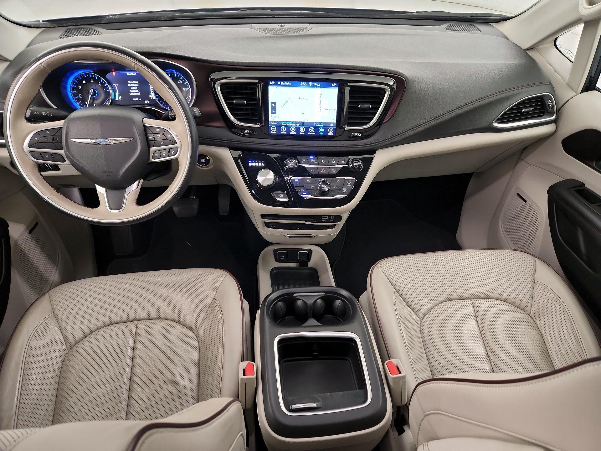 Thumbnail: 2018 Chrysler Pacifica - 9