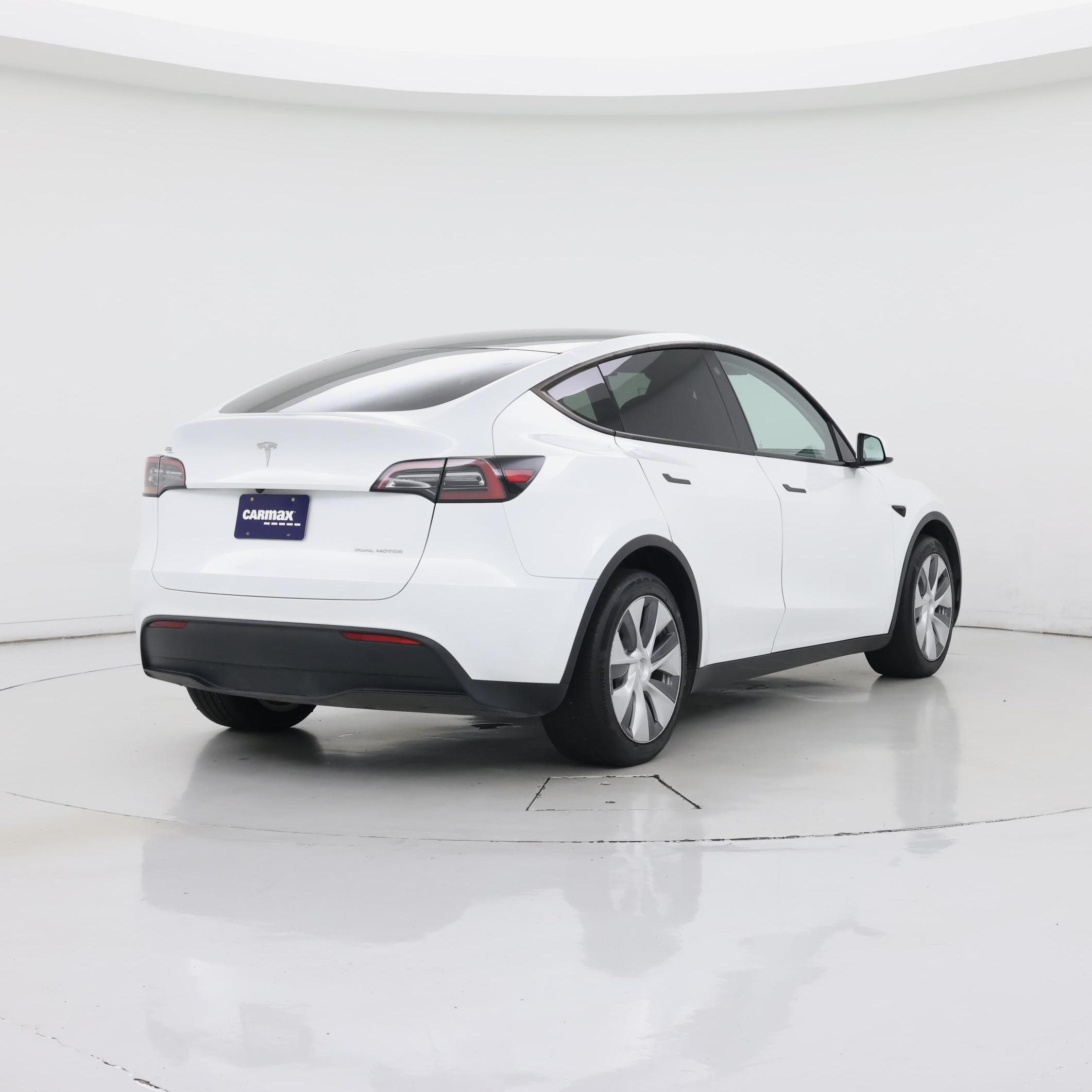 Thumbnail: 2023 Tesla Model Y - 8