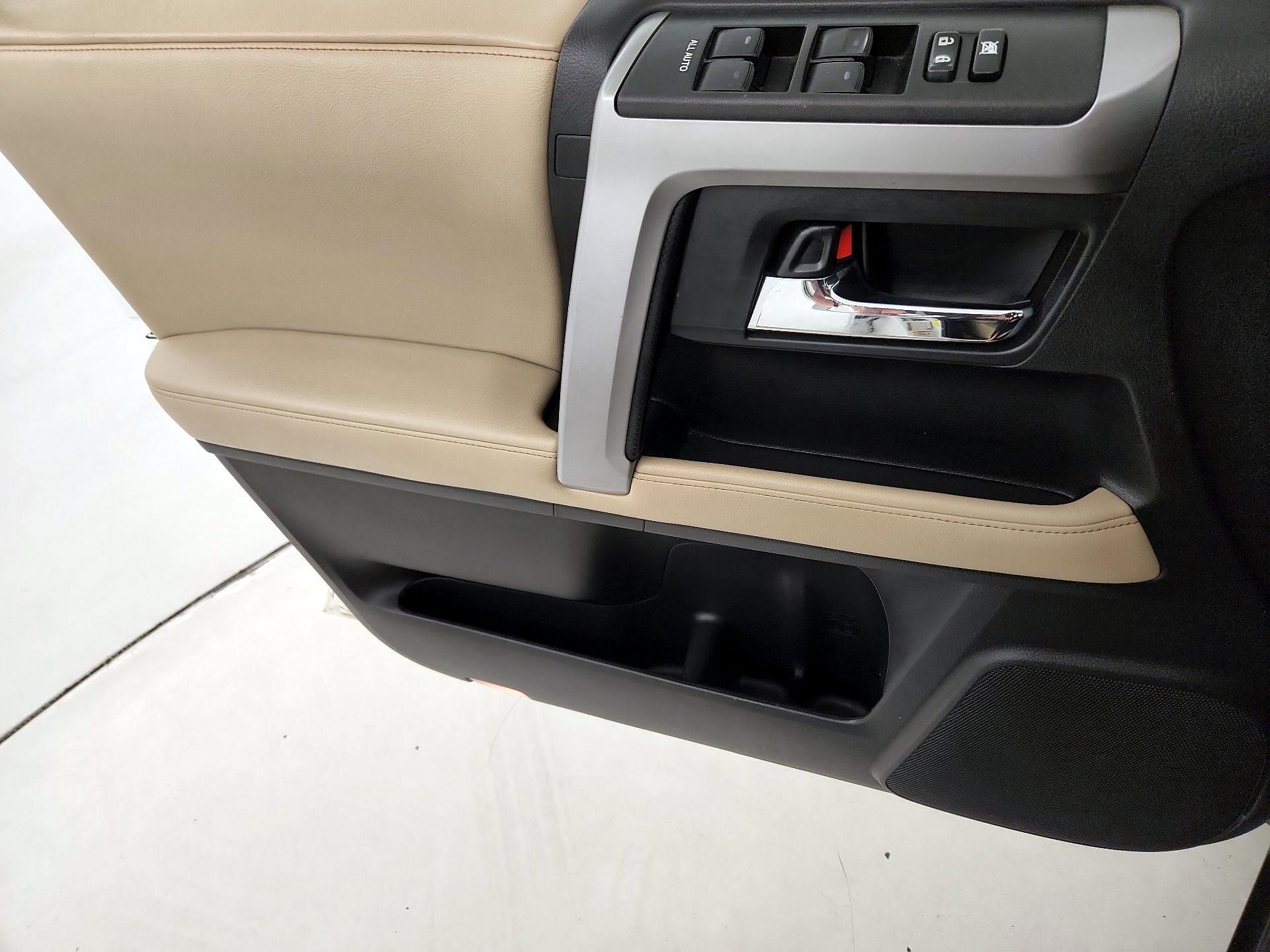 Thumbnail: 2014 Toyota 4Runner - 12