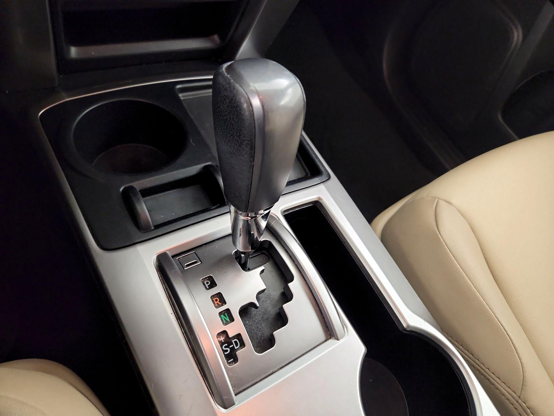 Thumbnail: 2014 Toyota 4Runner - 18