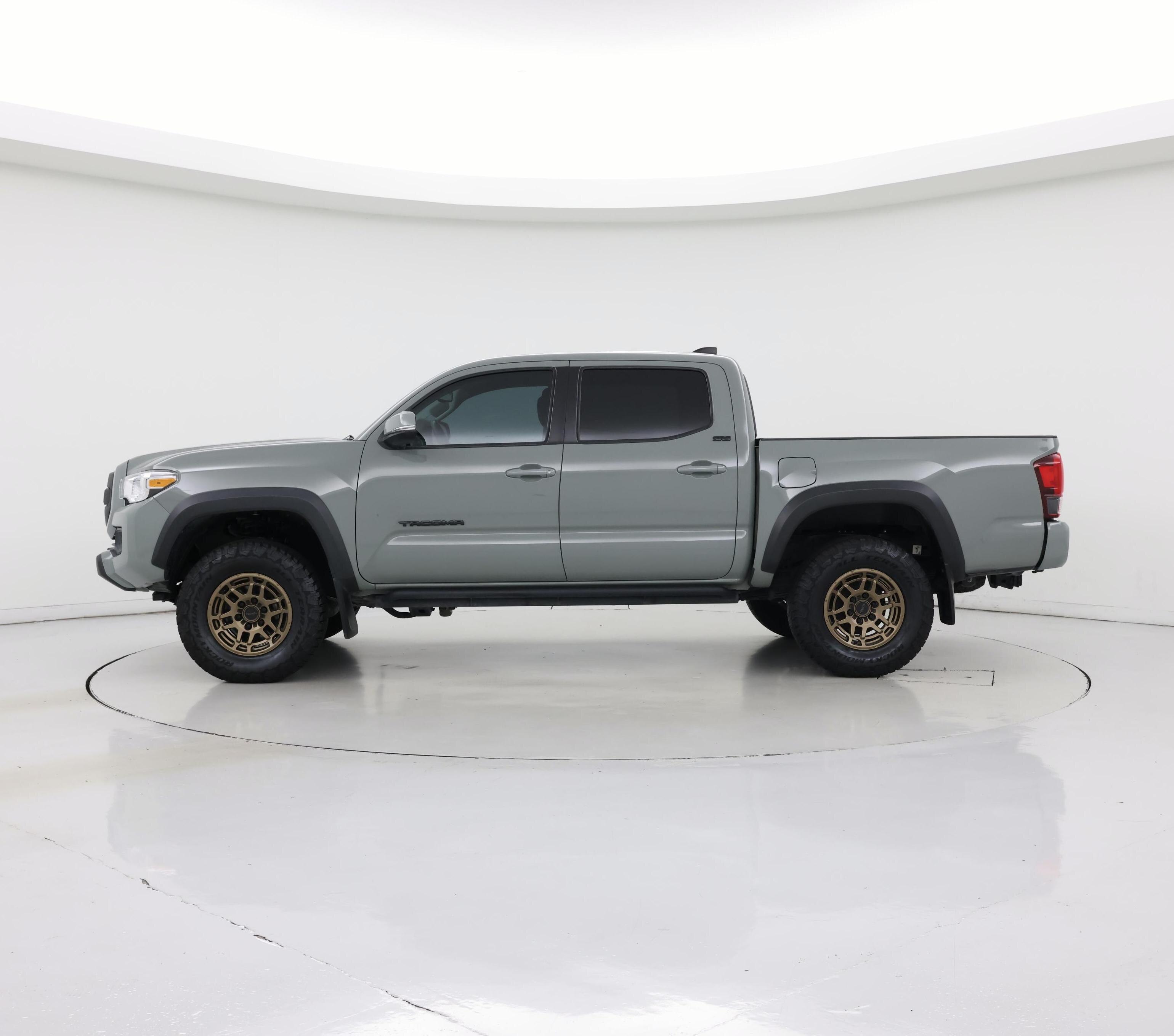 Thumbnail: 2023 Toyota Tacoma - 3