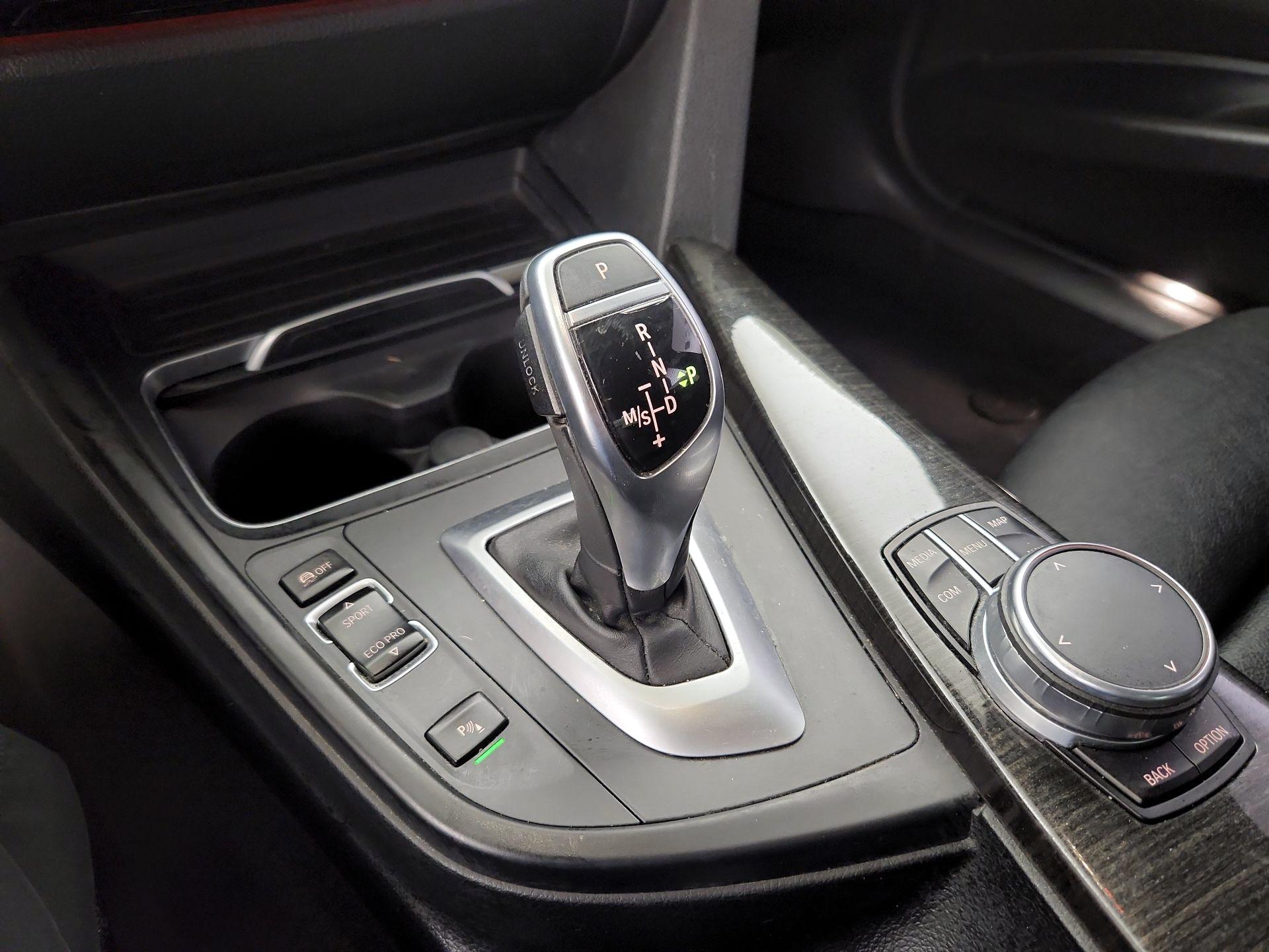 Thumbnail: 2018 BMW 3 Series - 17