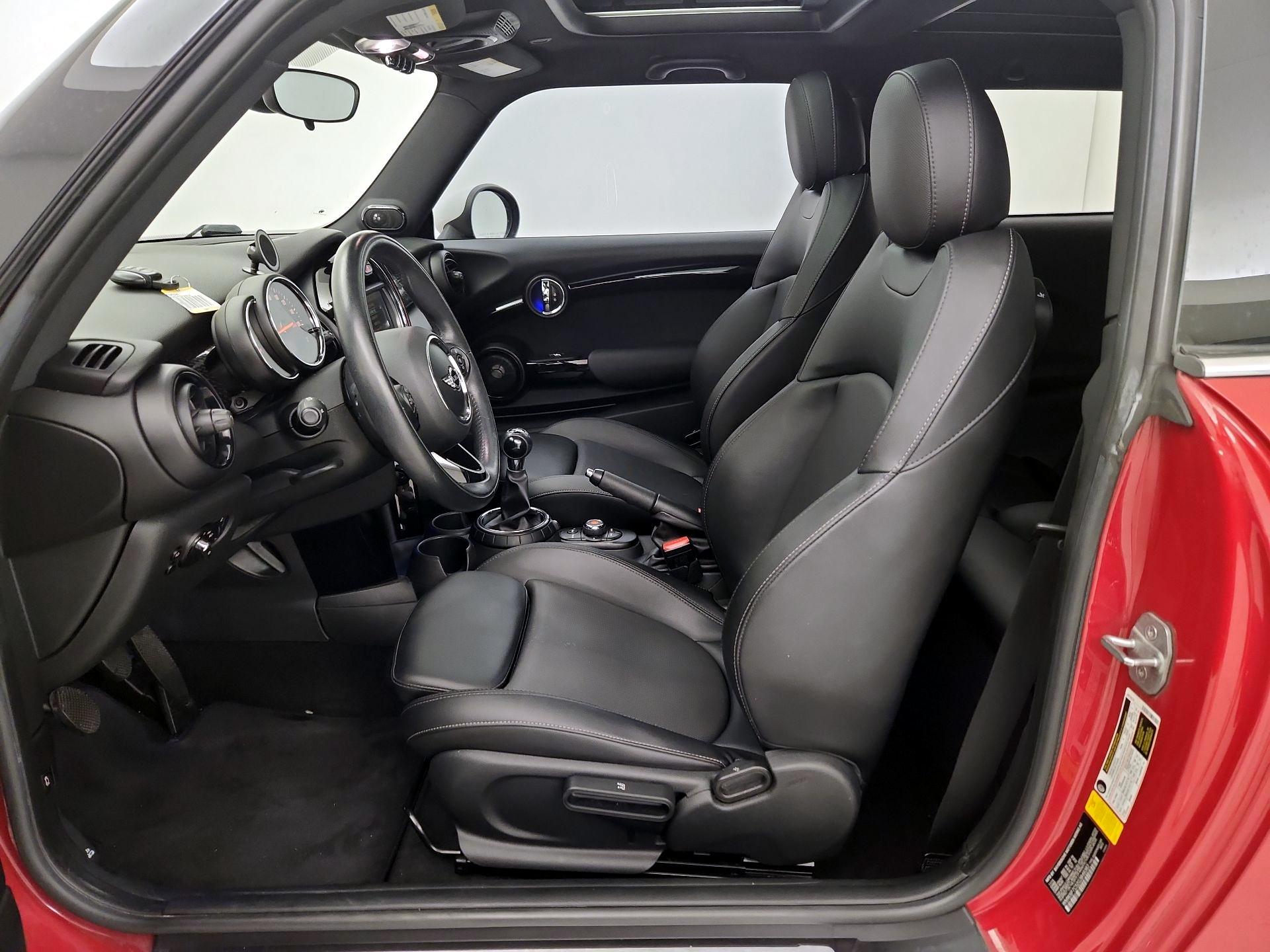 Thumbnail: 2016 MINI Cooper Hardtop - 11