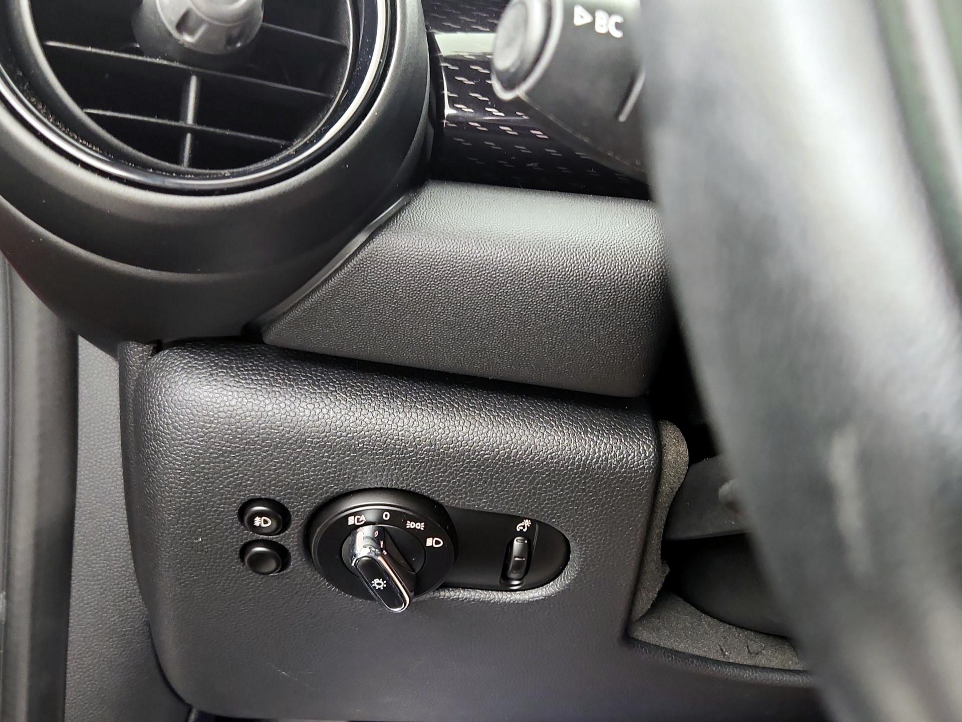 Thumbnail: 2016 MINI Cooper Hardtop - 13