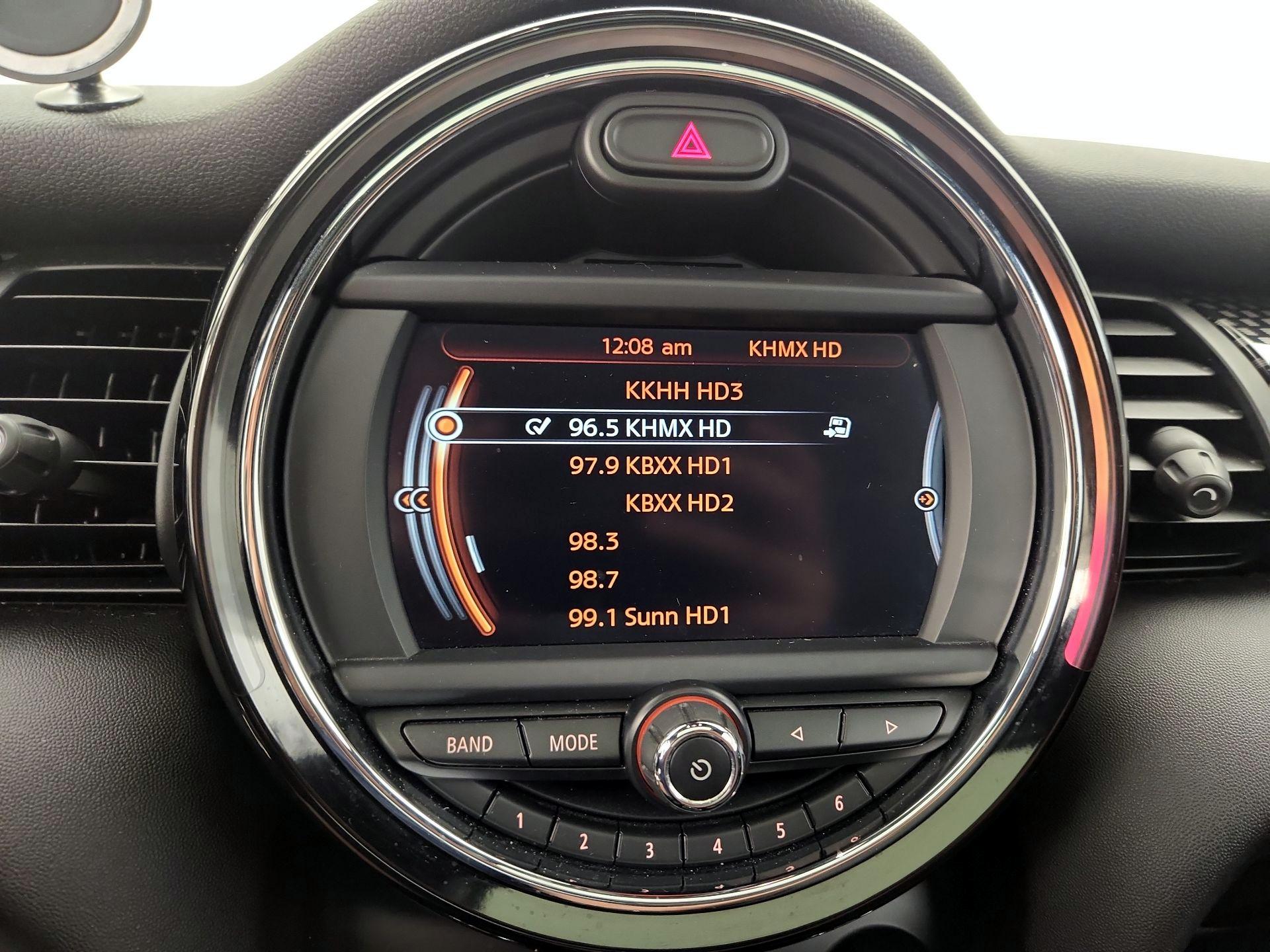 Thumbnail: 2016 MINI Cooper Hardtop - 14