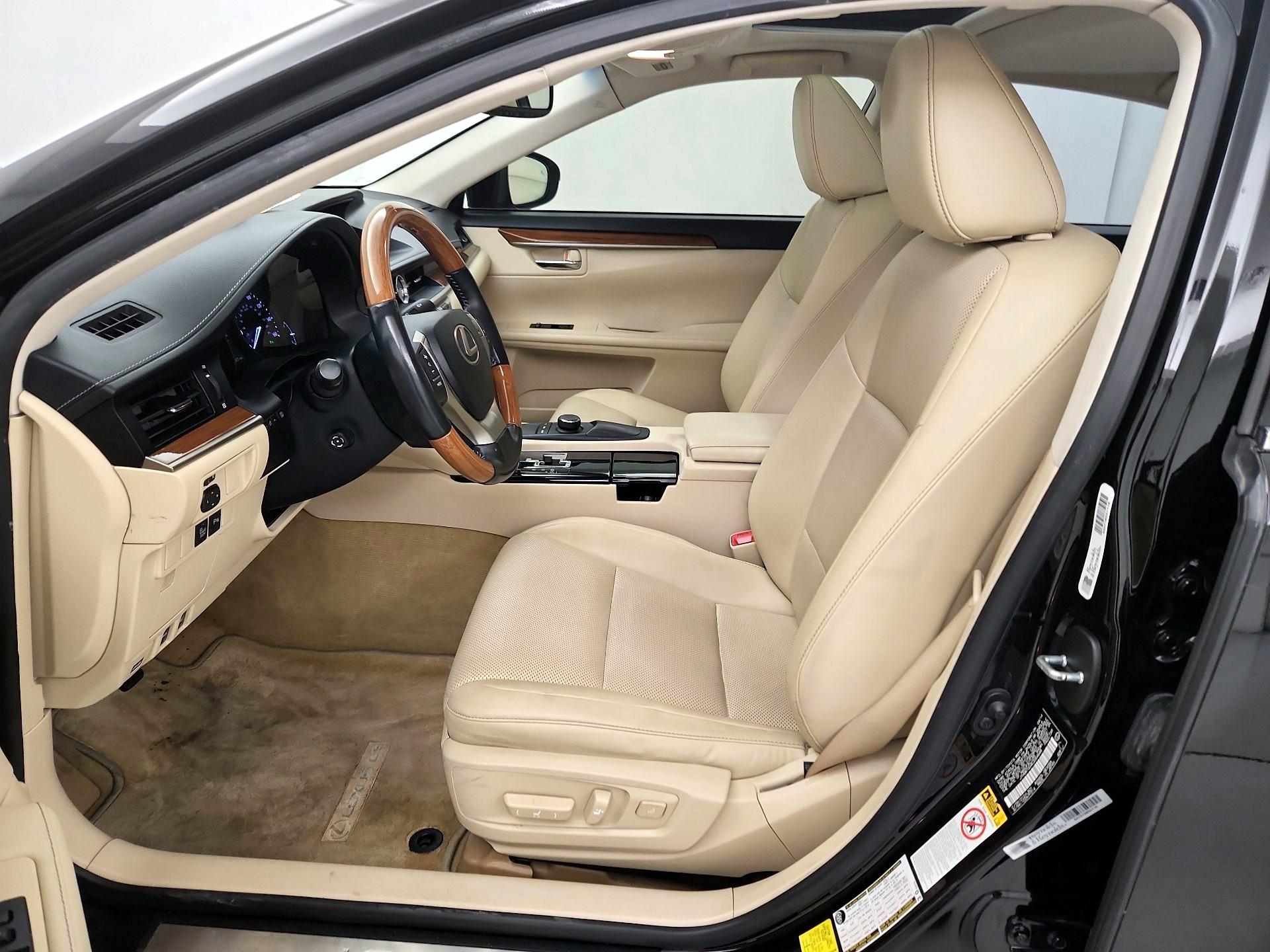 Thumbnail: 2014 Lexus ES - 11