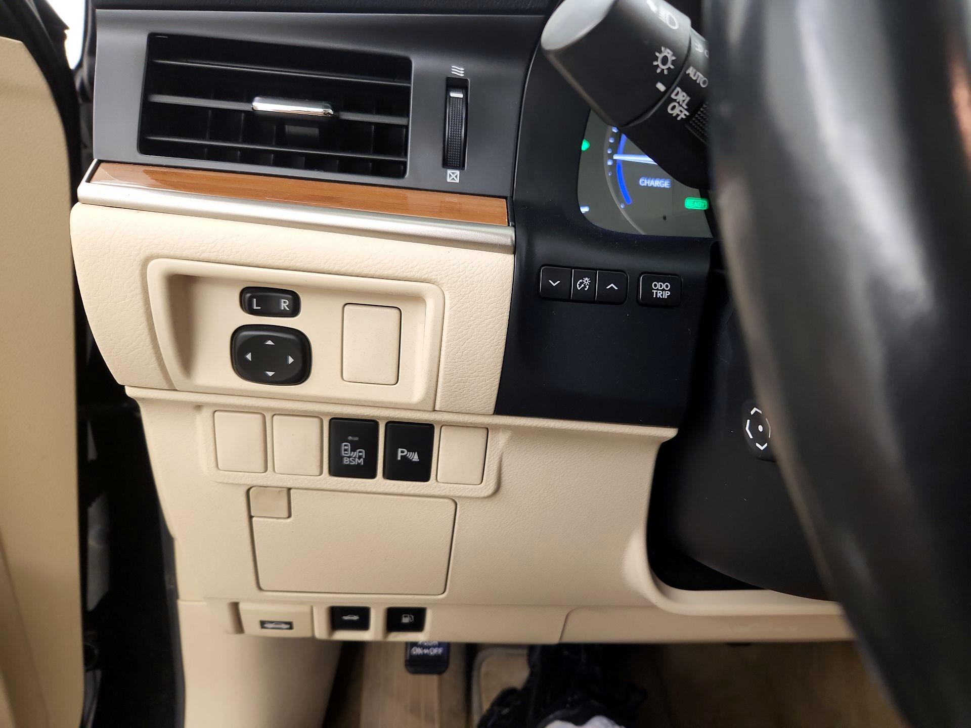 Thumbnail: 2014 Lexus ES - 13