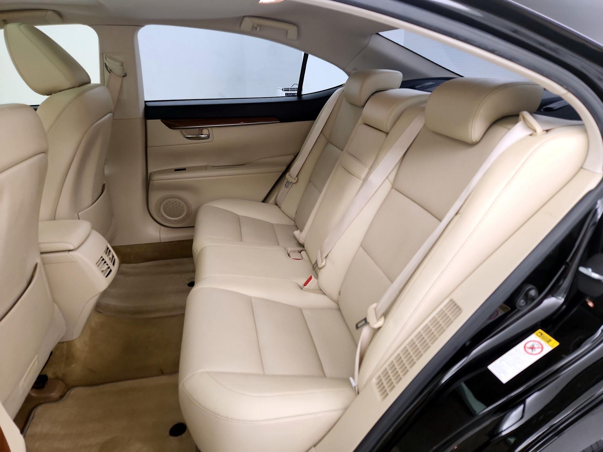 Thumbnail: 2014 Lexus ES - 20