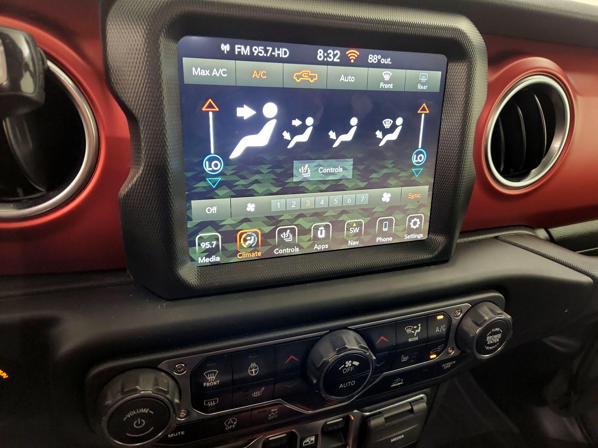 Thumbnail: 2022 Jeep Gladiator - 17