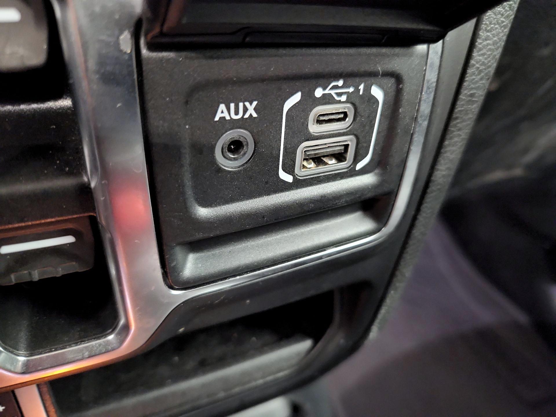 Thumbnail: 2022 Jeep Gladiator - 19