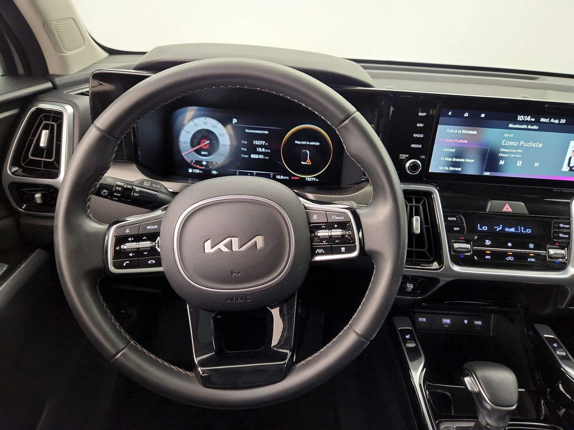 Thumbnail: 2023 Kia Sorento - 10