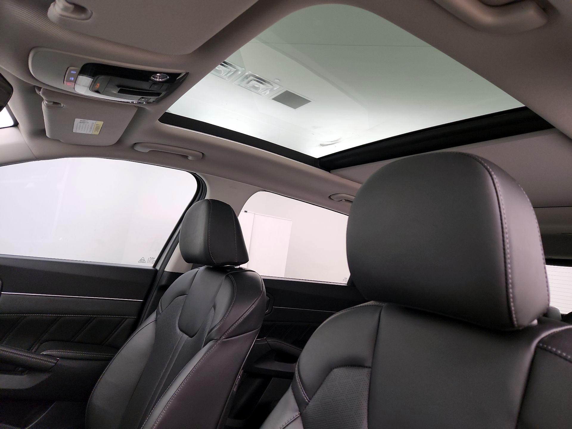 Thumbnail: 2023 Kia Sorento - 19