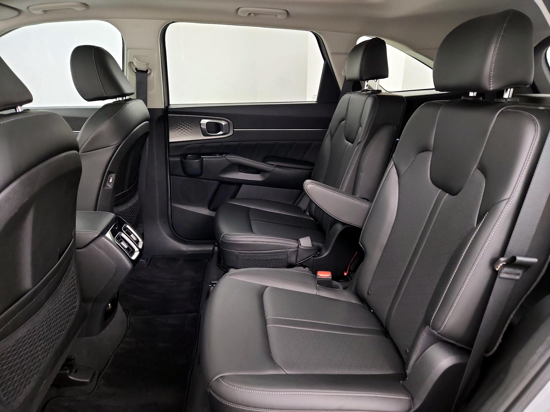 Thumbnail: 2023 Kia Sorento - 20