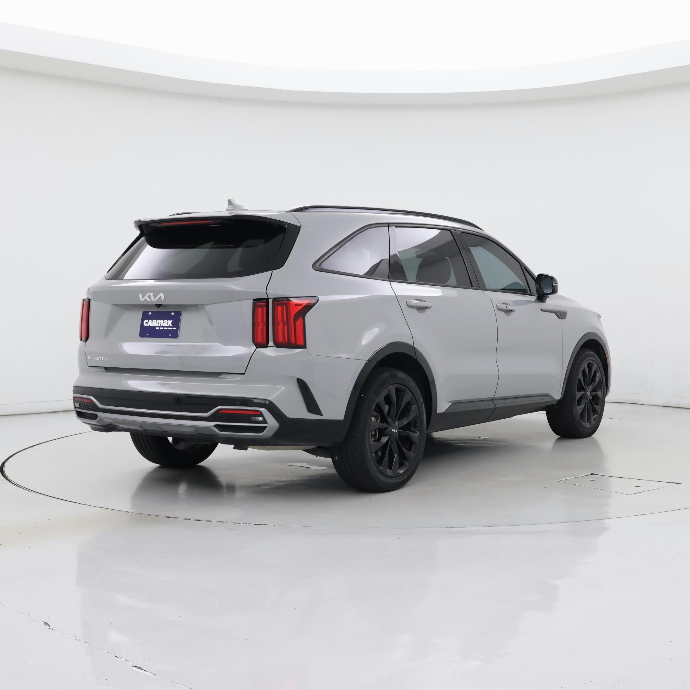Thumbnail: 2023 Kia Sorento - 8