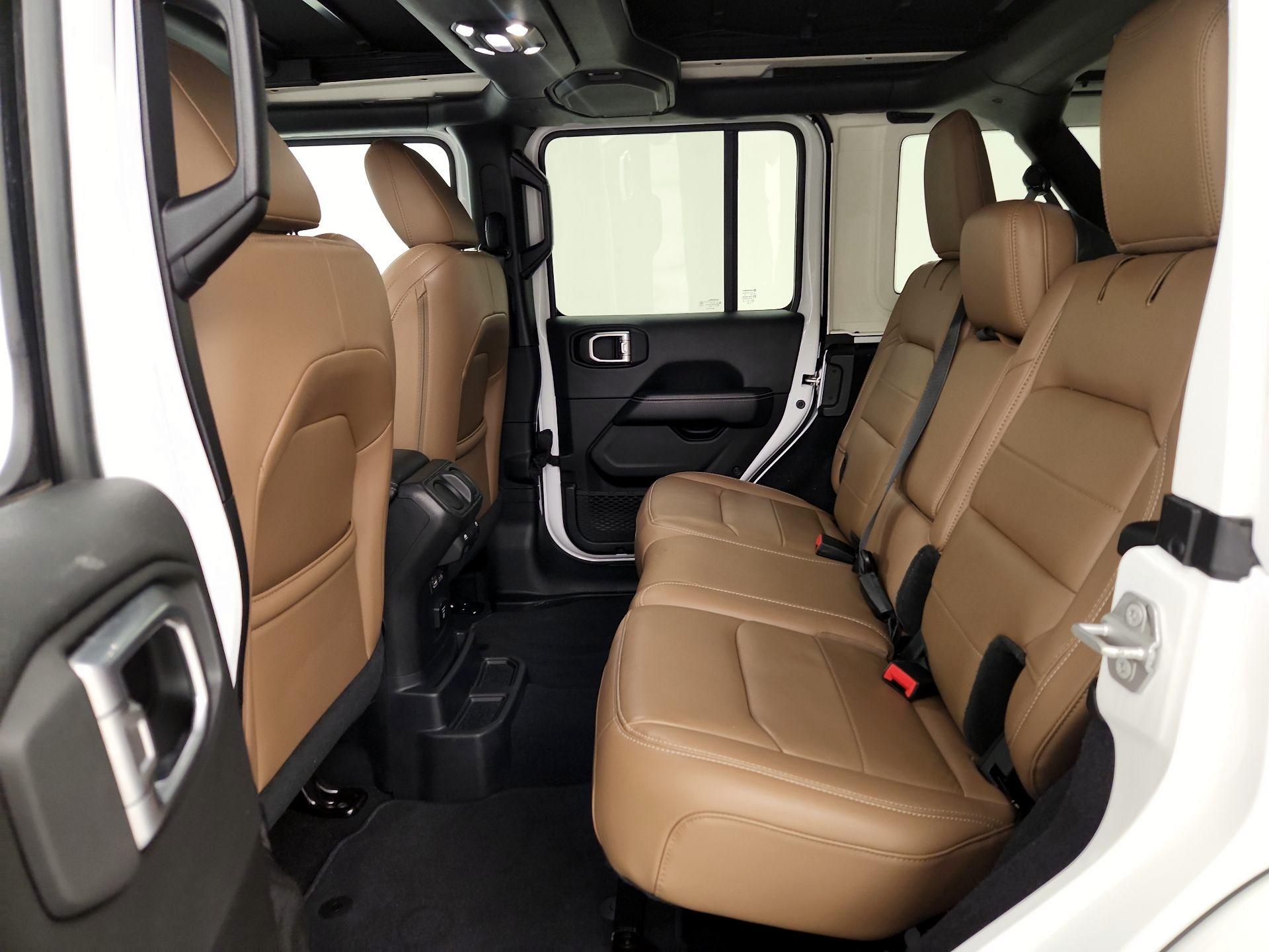 Thumbnail: 2020 Jeep Wrangler - 20