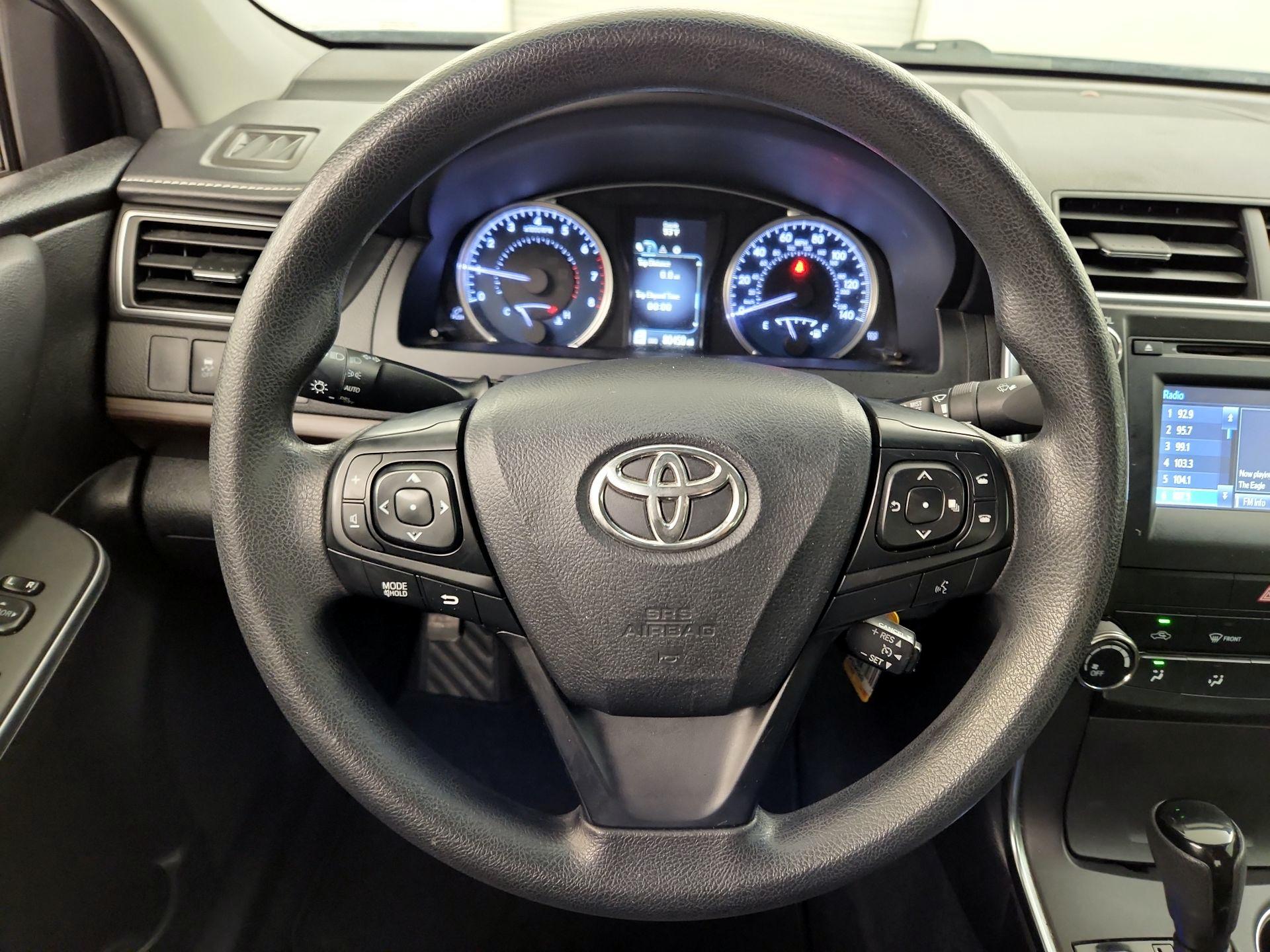 Thumbnail: 2016 Toyota Camry - 10
