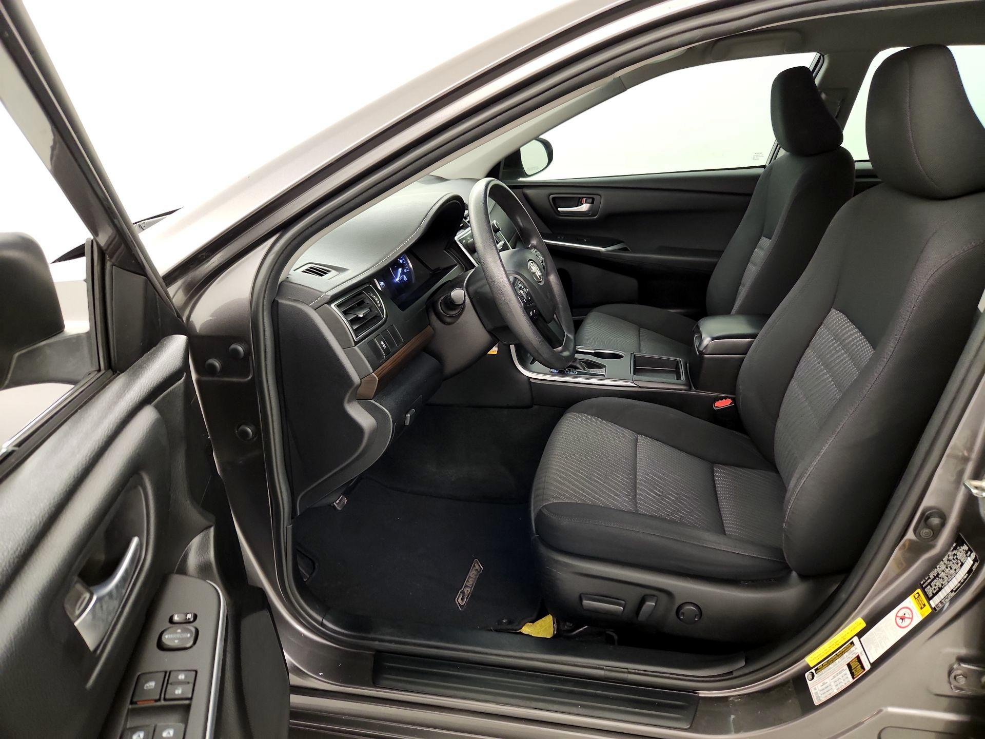Thumbnail: 2016 Toyota Camry - 11