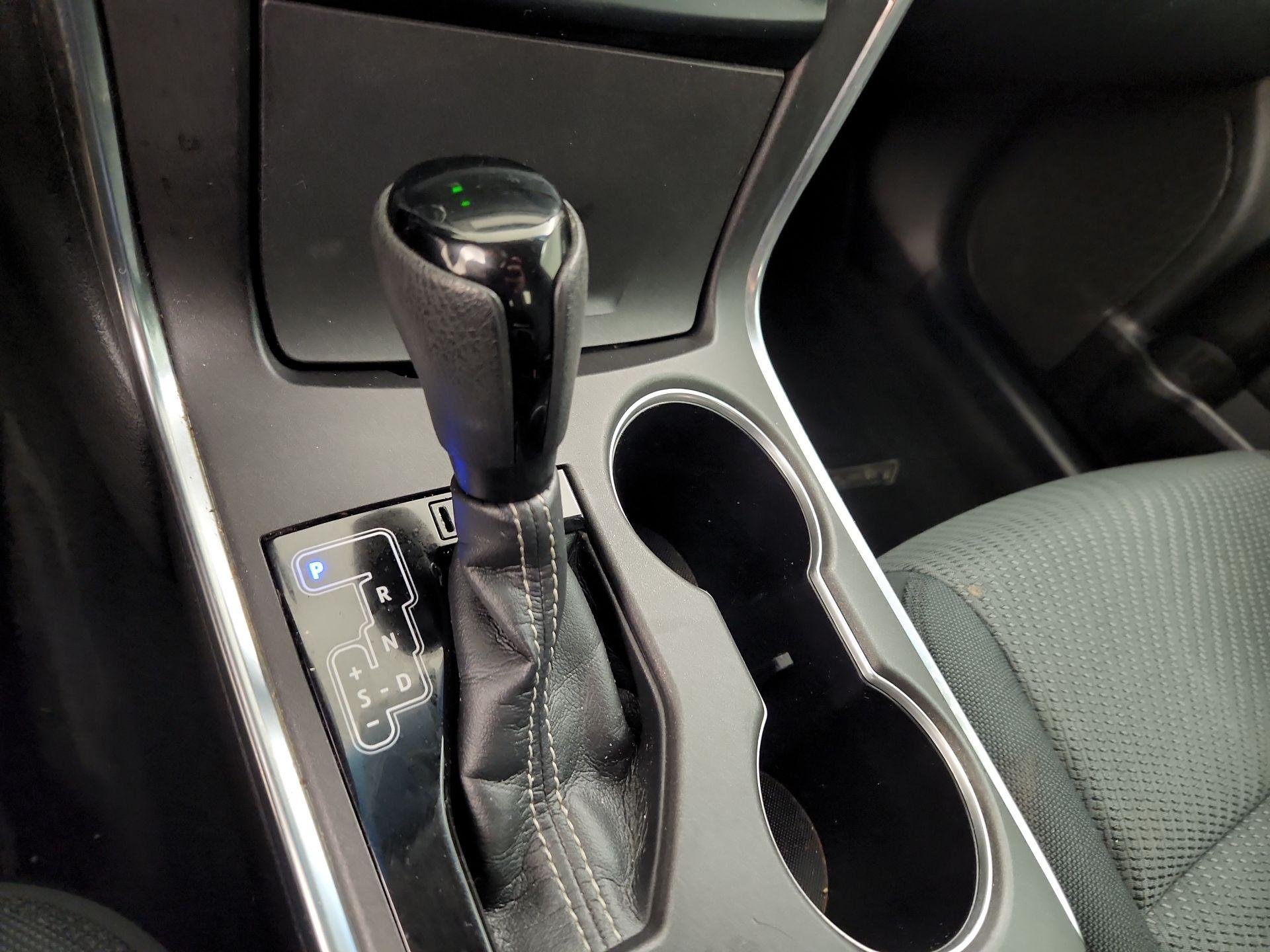 Thumbnail: 2016 Toyota Camry - 17