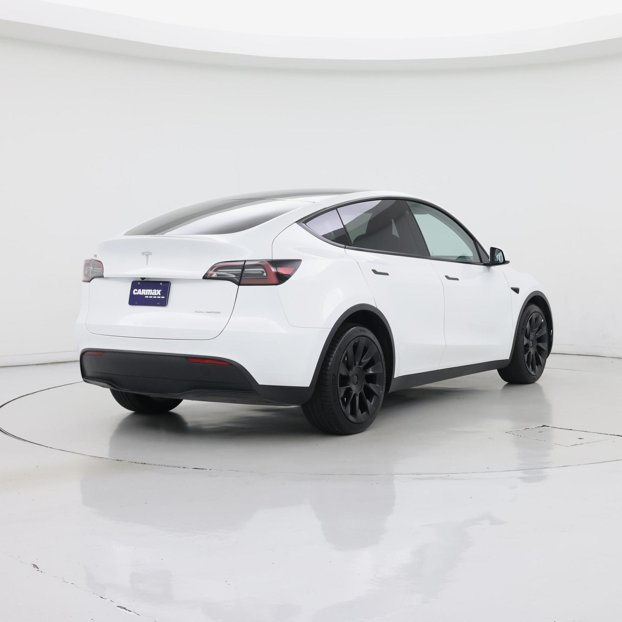 Thumbnail: 2023 Tesla Model Y - 8