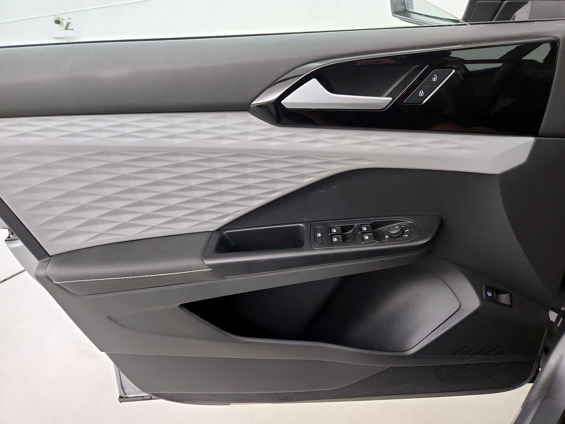 Thumbnail: 2024 Volkswagen Taos - 12