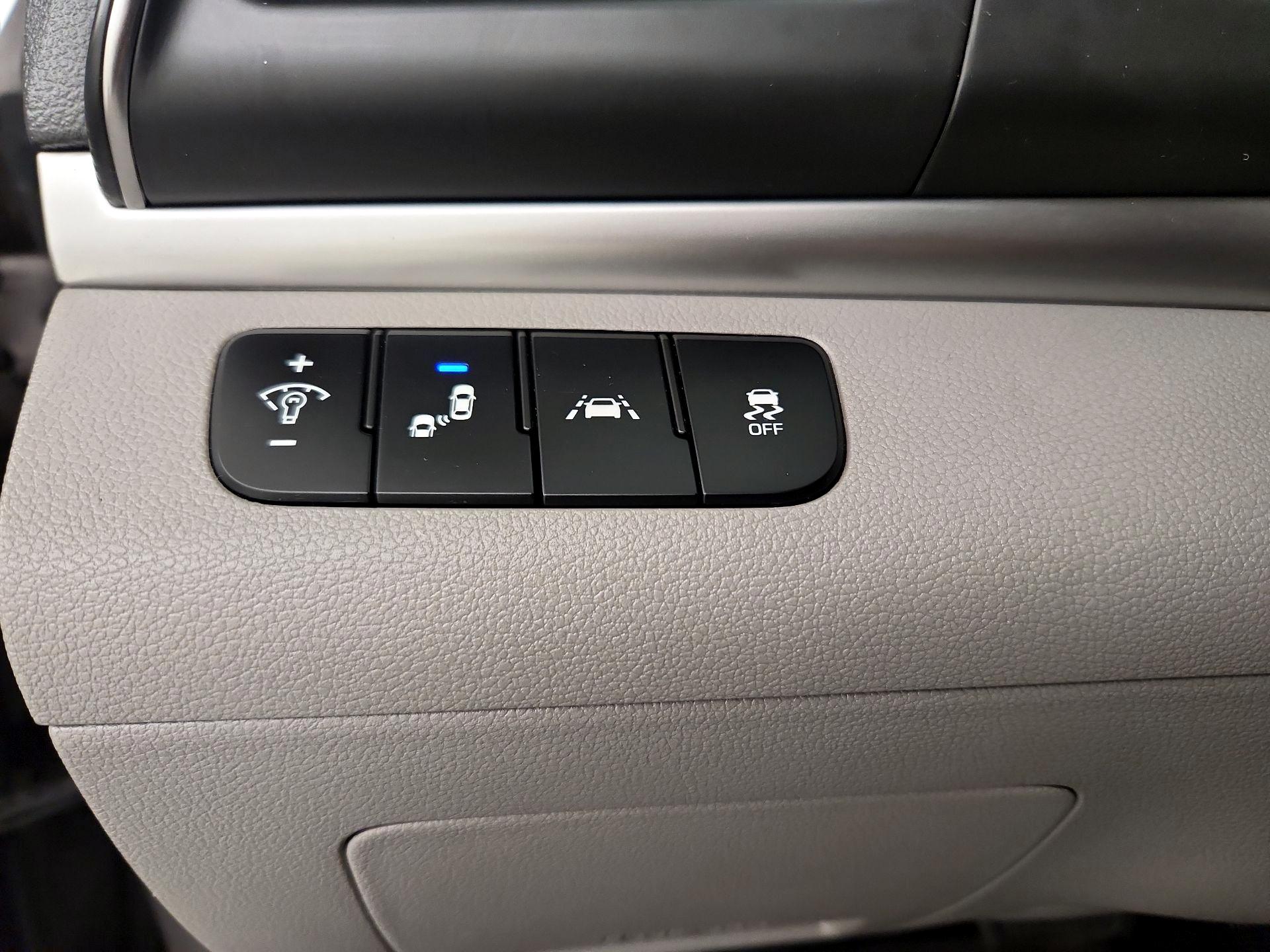 Thumbnail: 2020 Hyundai Elantra - 13