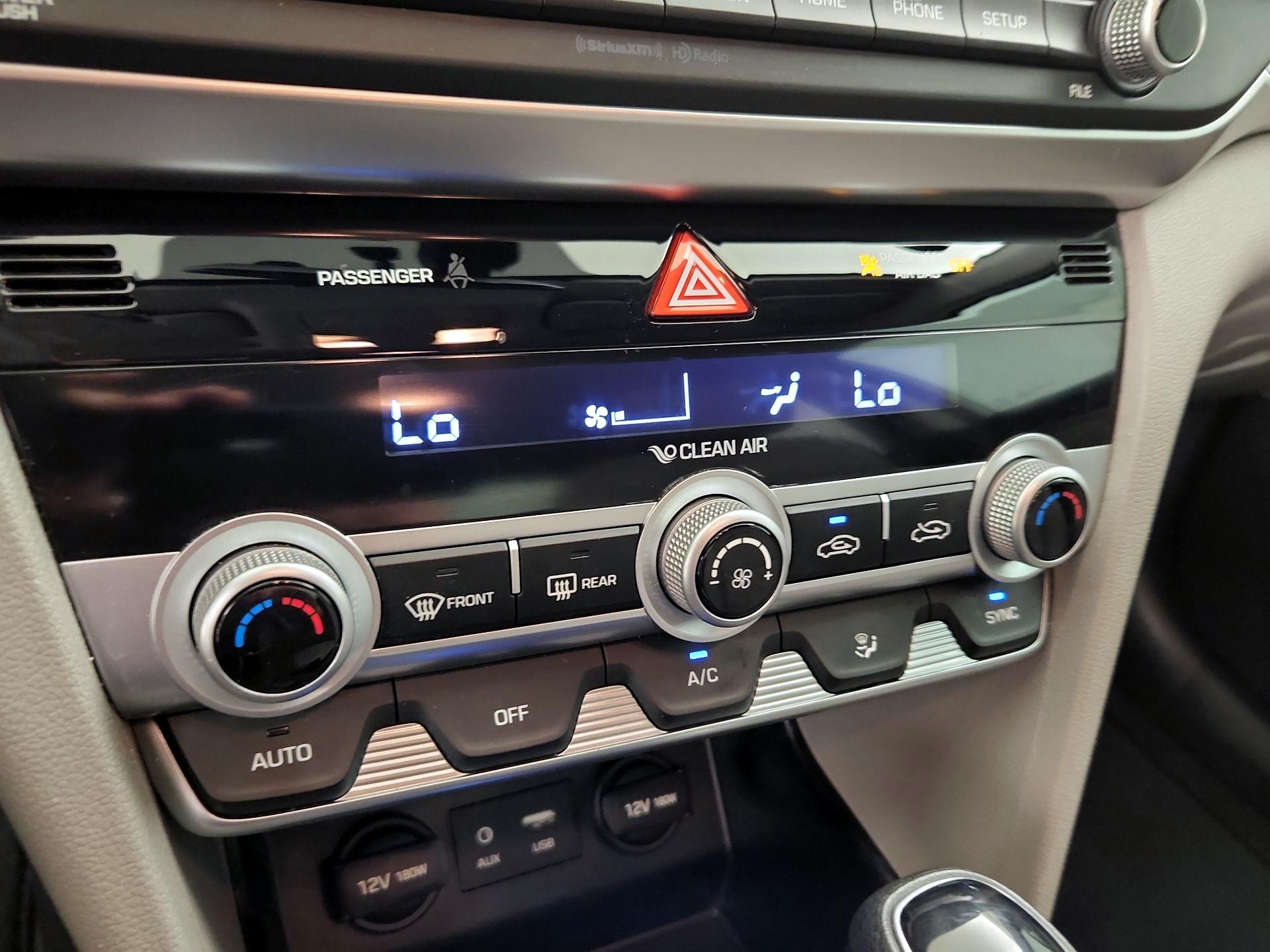 Thumbnail: 2020 Hyundai Elantra - 16