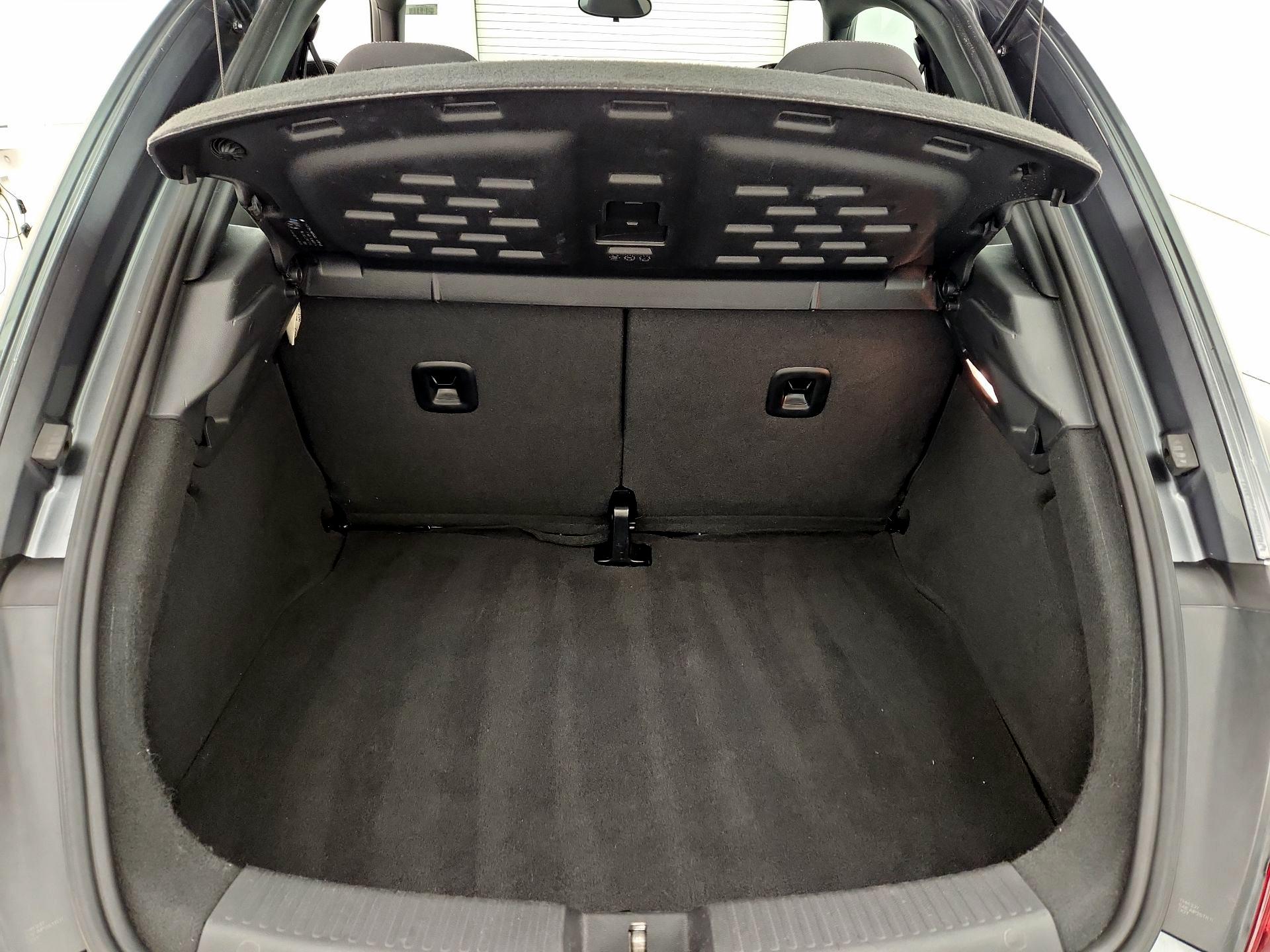 Thumbnail: 2019 Volkswagen Beetle - 19