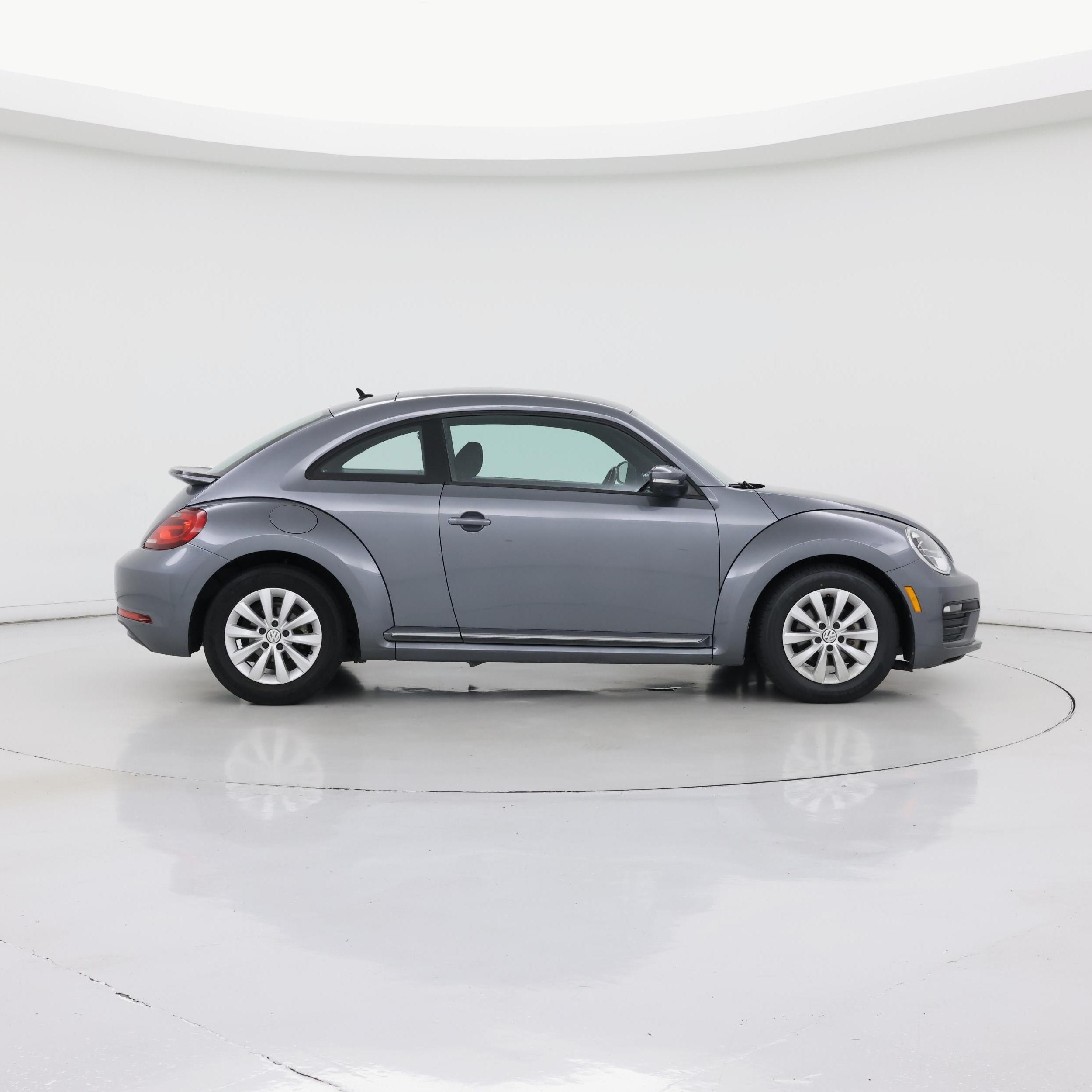Thumbnail: 2019 Volkswagen Beetle - 7