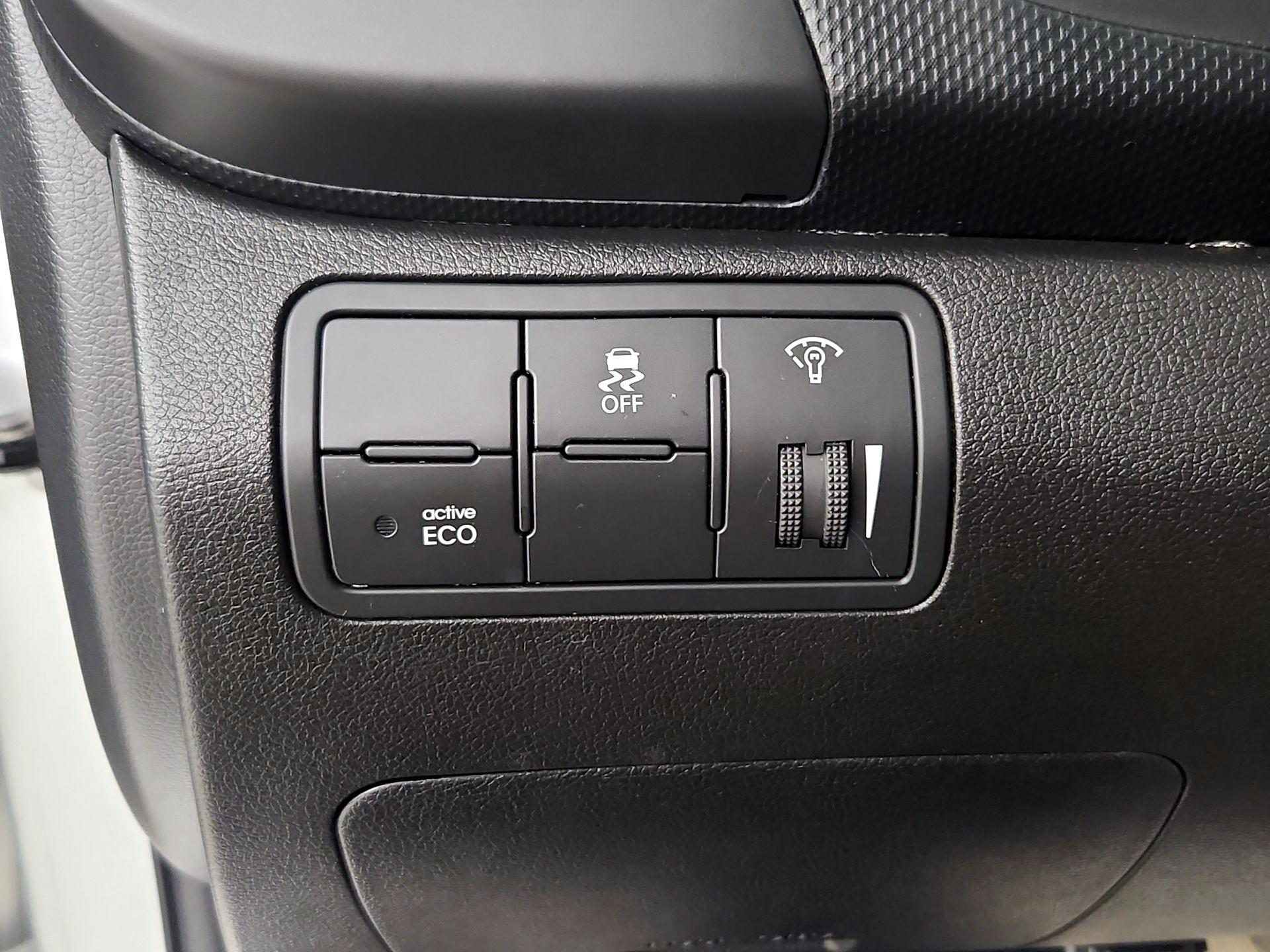 Thumbnail: 2014 Hyundai Accent - 13