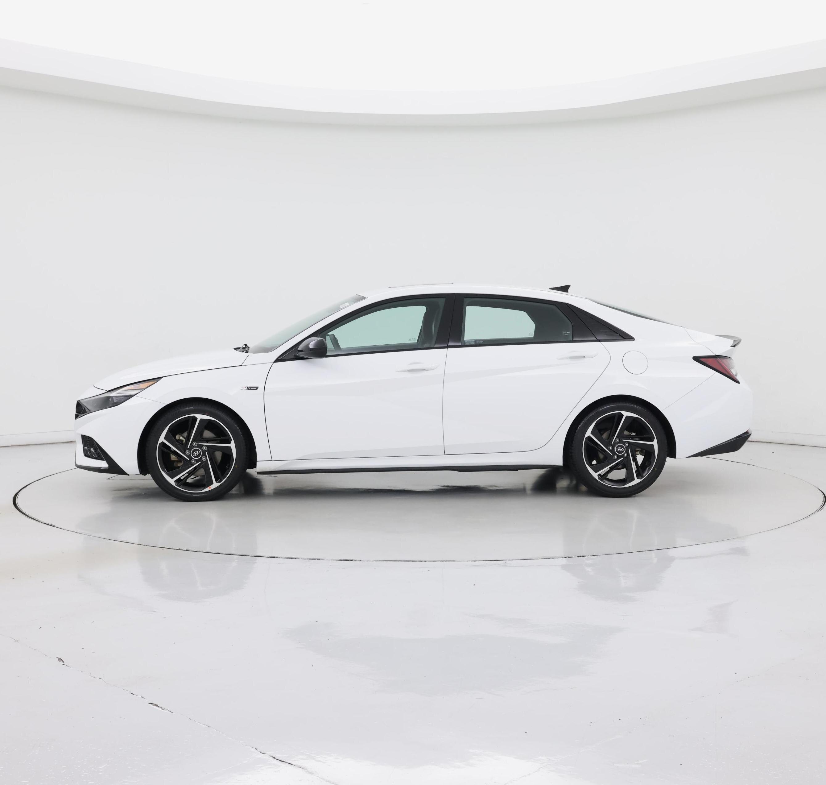 Thumbnail: 2022 Hyundai Elantra - 3