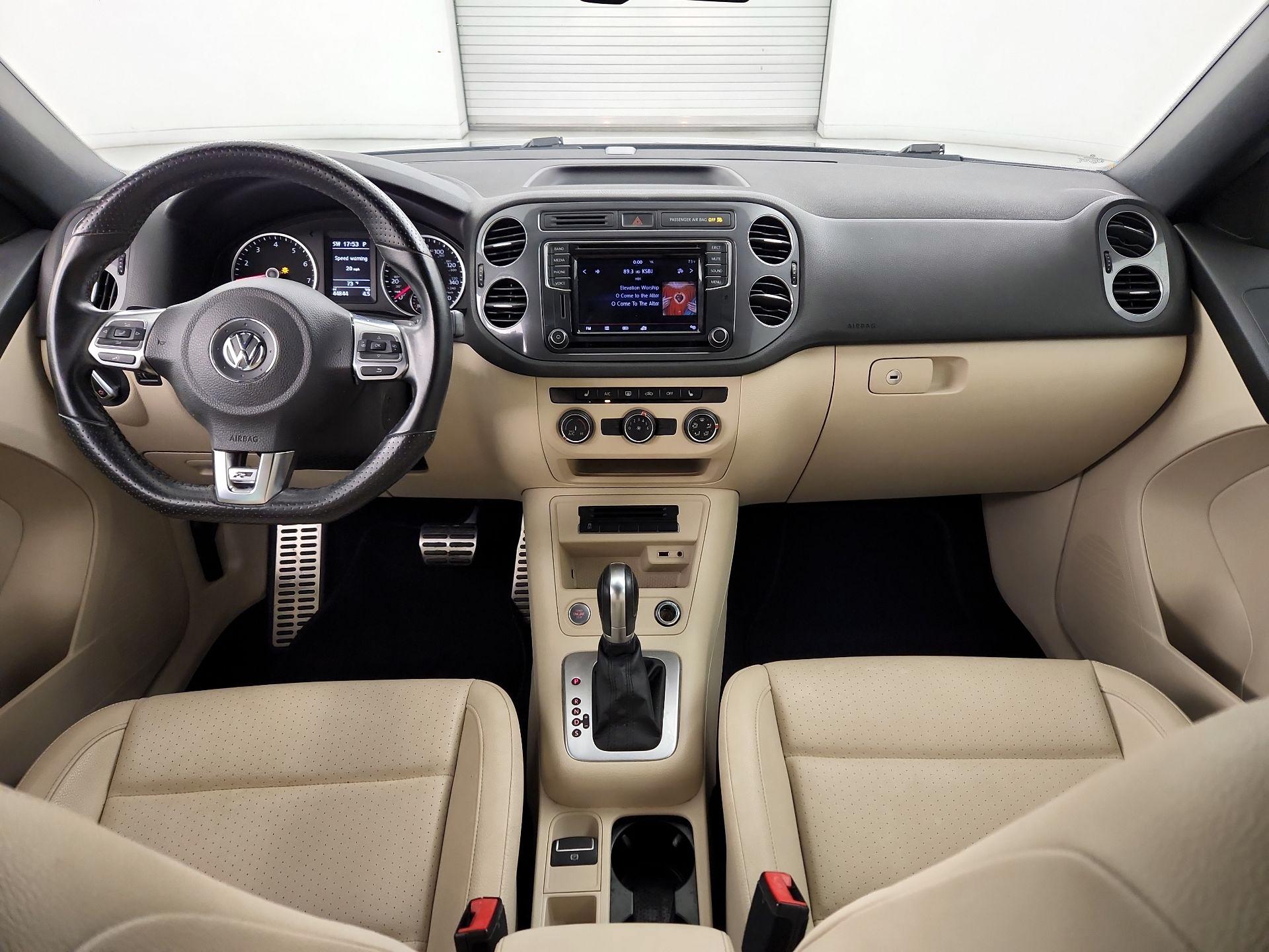Thumbnail: 2016 Volkswagen Tiguan - 9