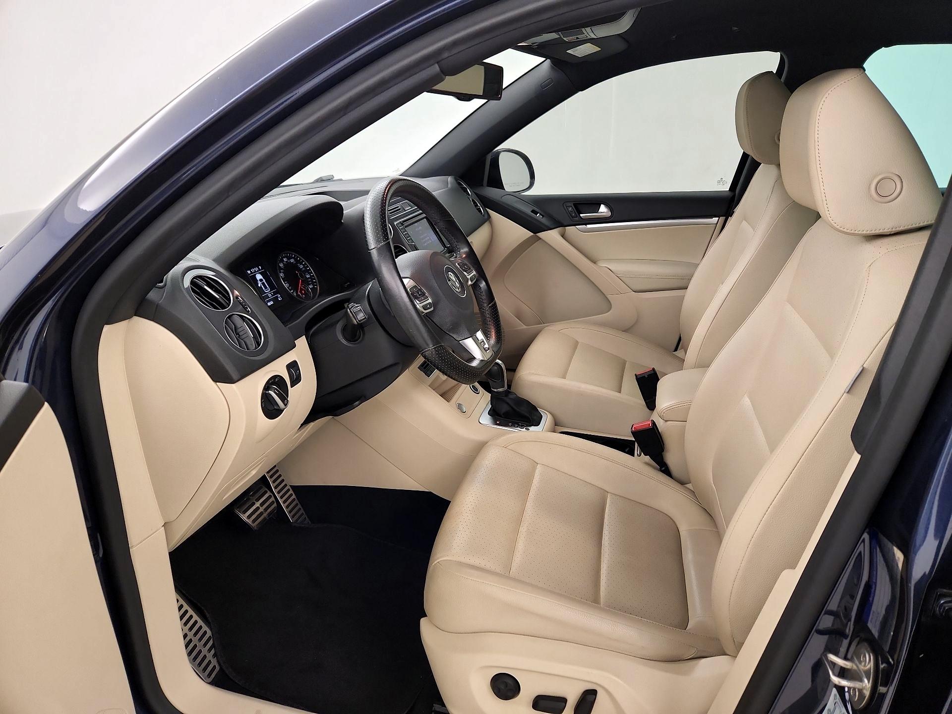 Thumbnail: 2016 Volkswagen Tiguan - 11