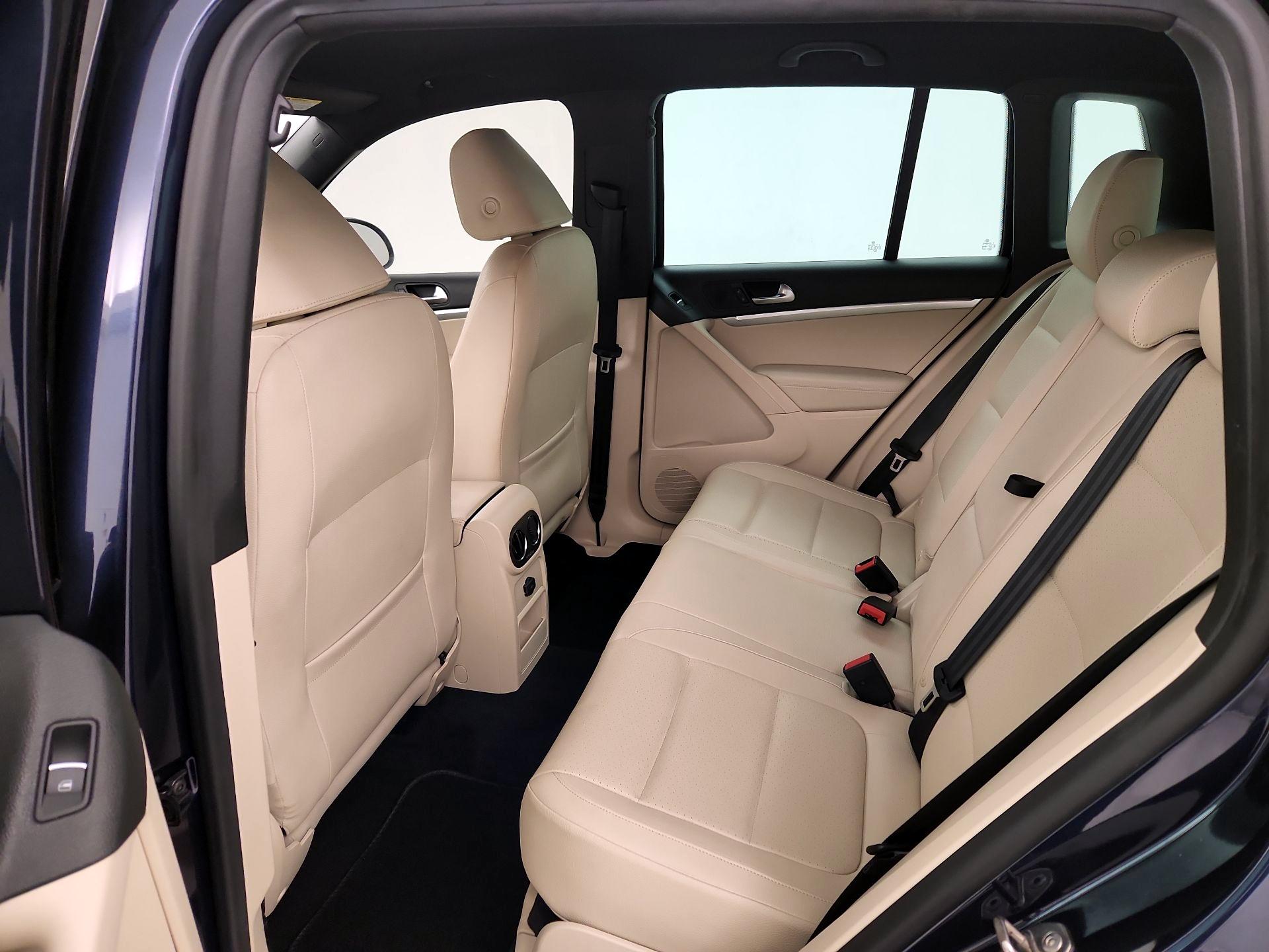 Thumbnail: 2016 Volkswagen Tiguan - 19