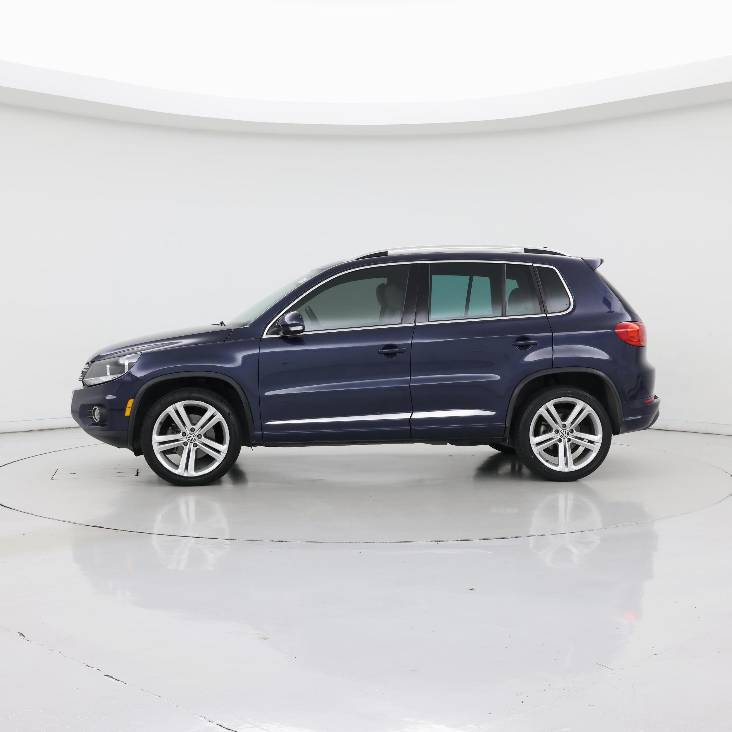 Thumbnail: 2016 Volkswagen Tiguan - 3