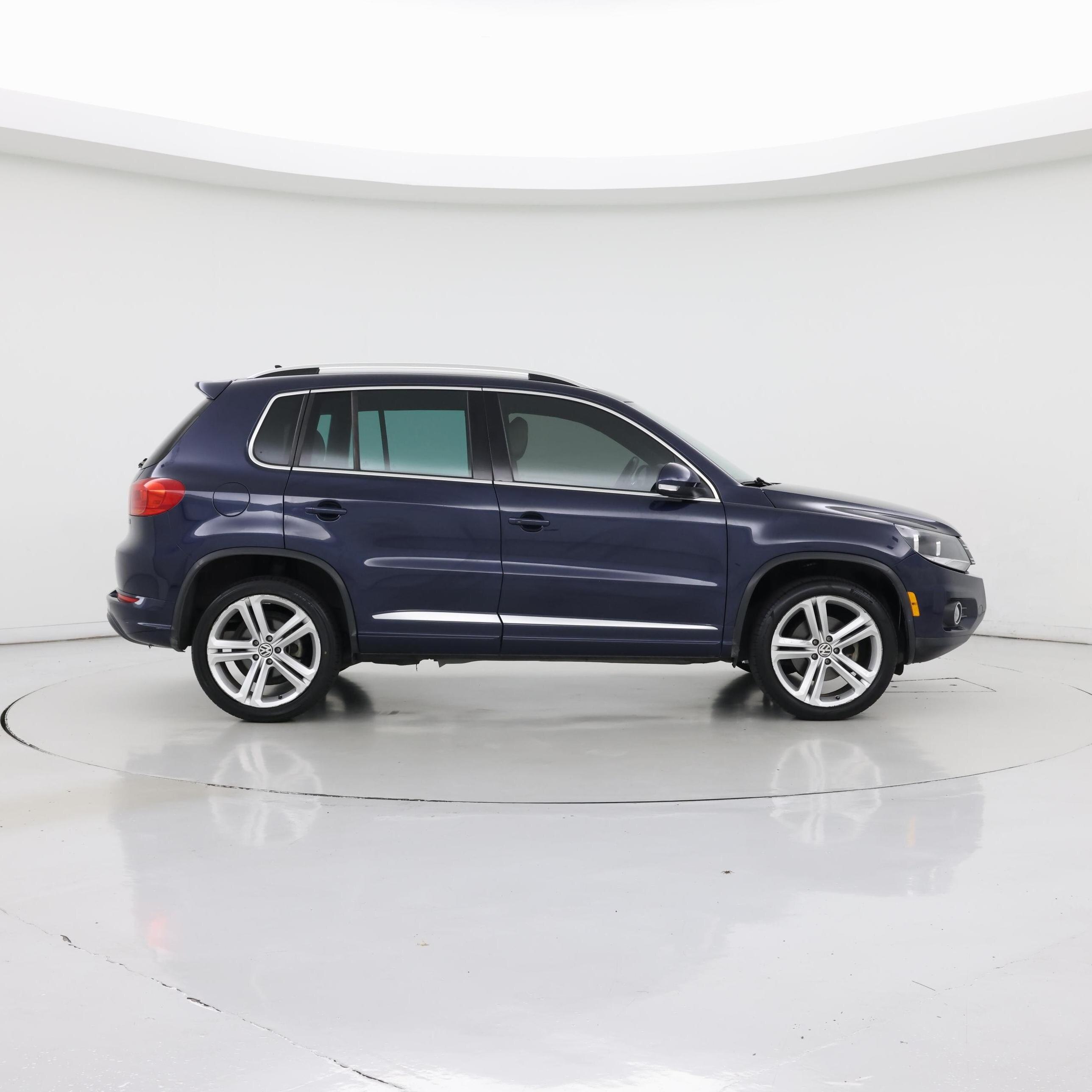 Thumbnail: 2016 Volkswagen Tiguan - 7