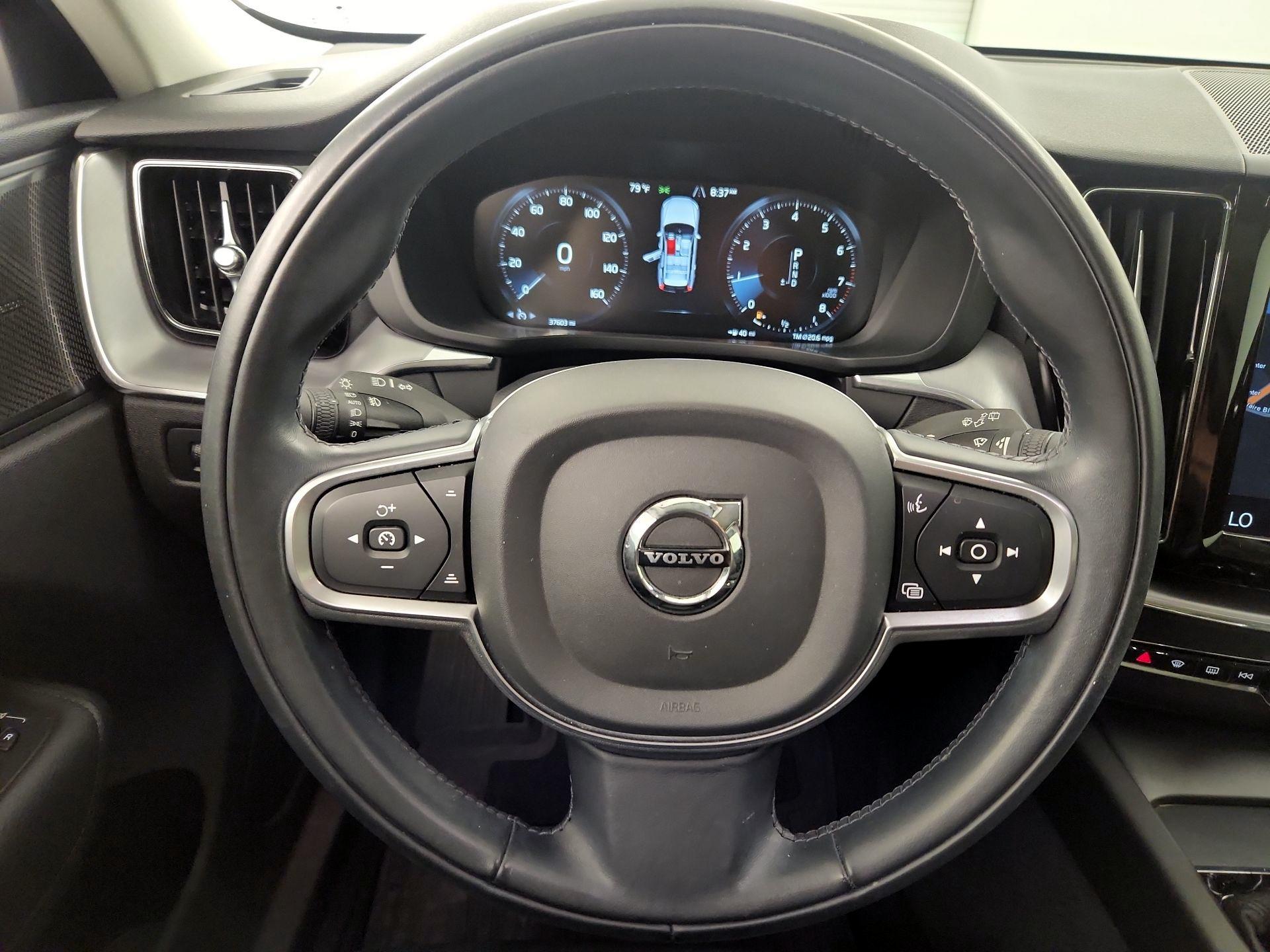 Thumbnail: 2020 Volvo XC60 - 10