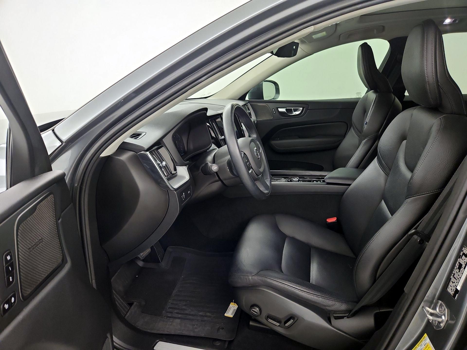 Thumbnail: 2020 Volvo XC60 - 11