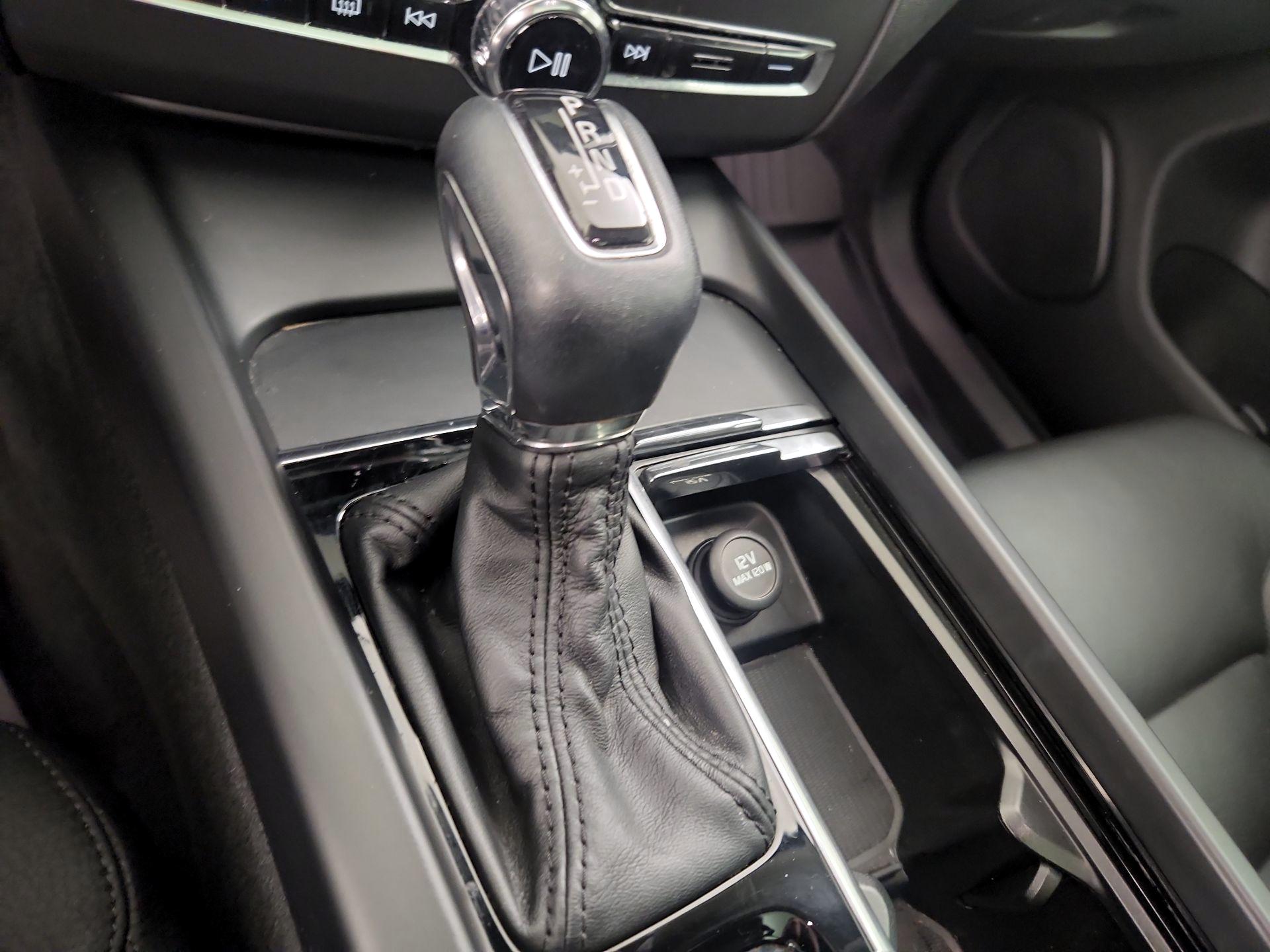 Thumbnail: 2020 Volvo XC60 - 18