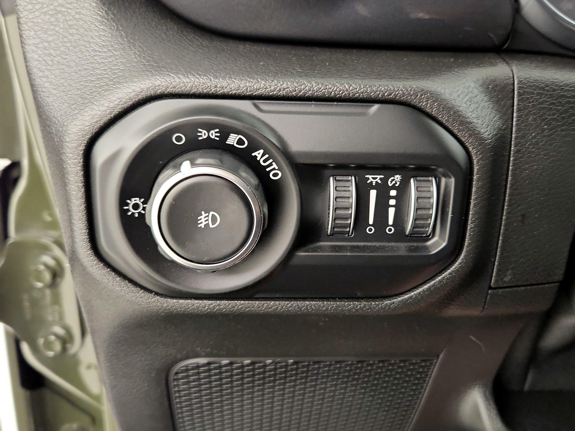 Thumbnail: 2021 Jeep Wrangler - 13